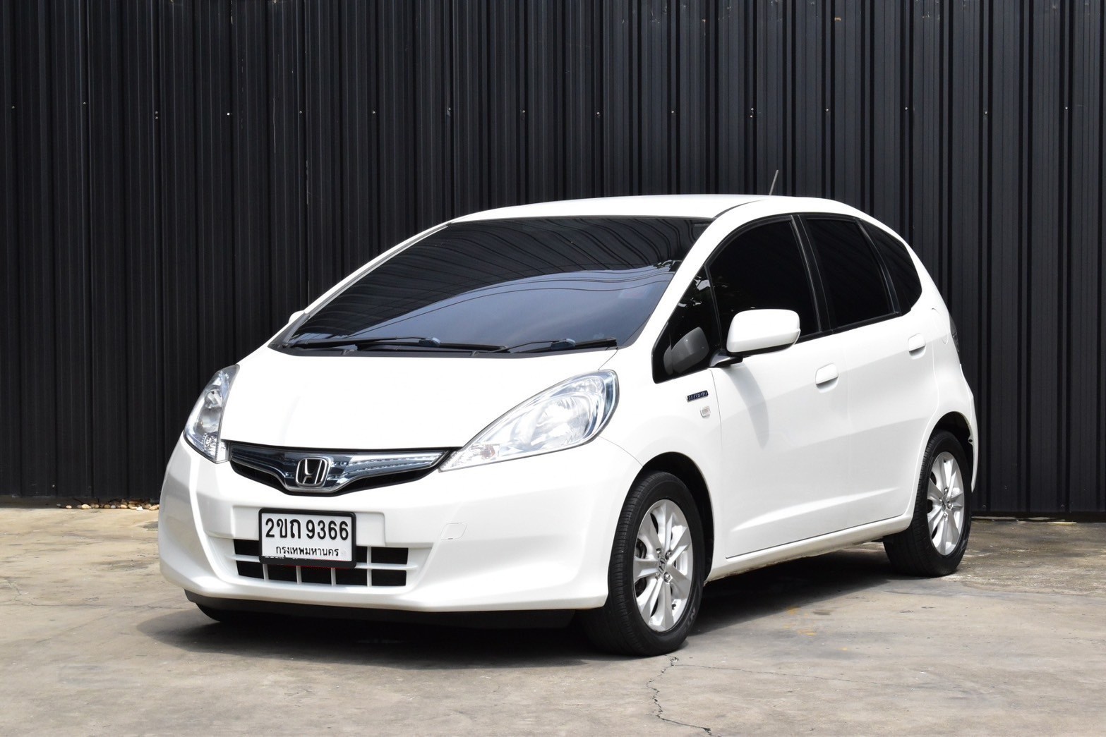 HONDA Jazz hybrid 1.3 ปี 2013 auto ไมล์ 120,000 กม.