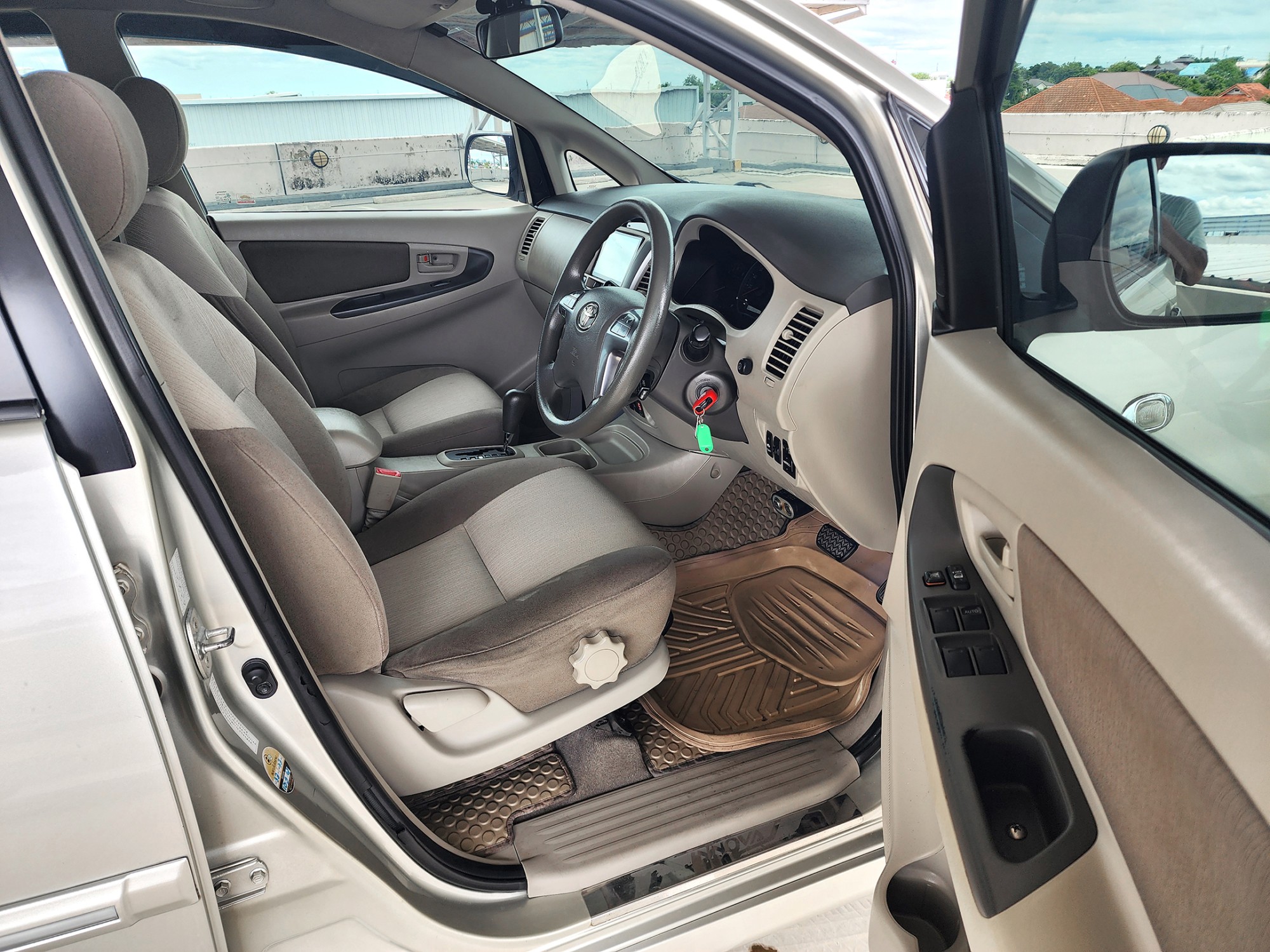 Toyota Innova 2.0G ปี 2012