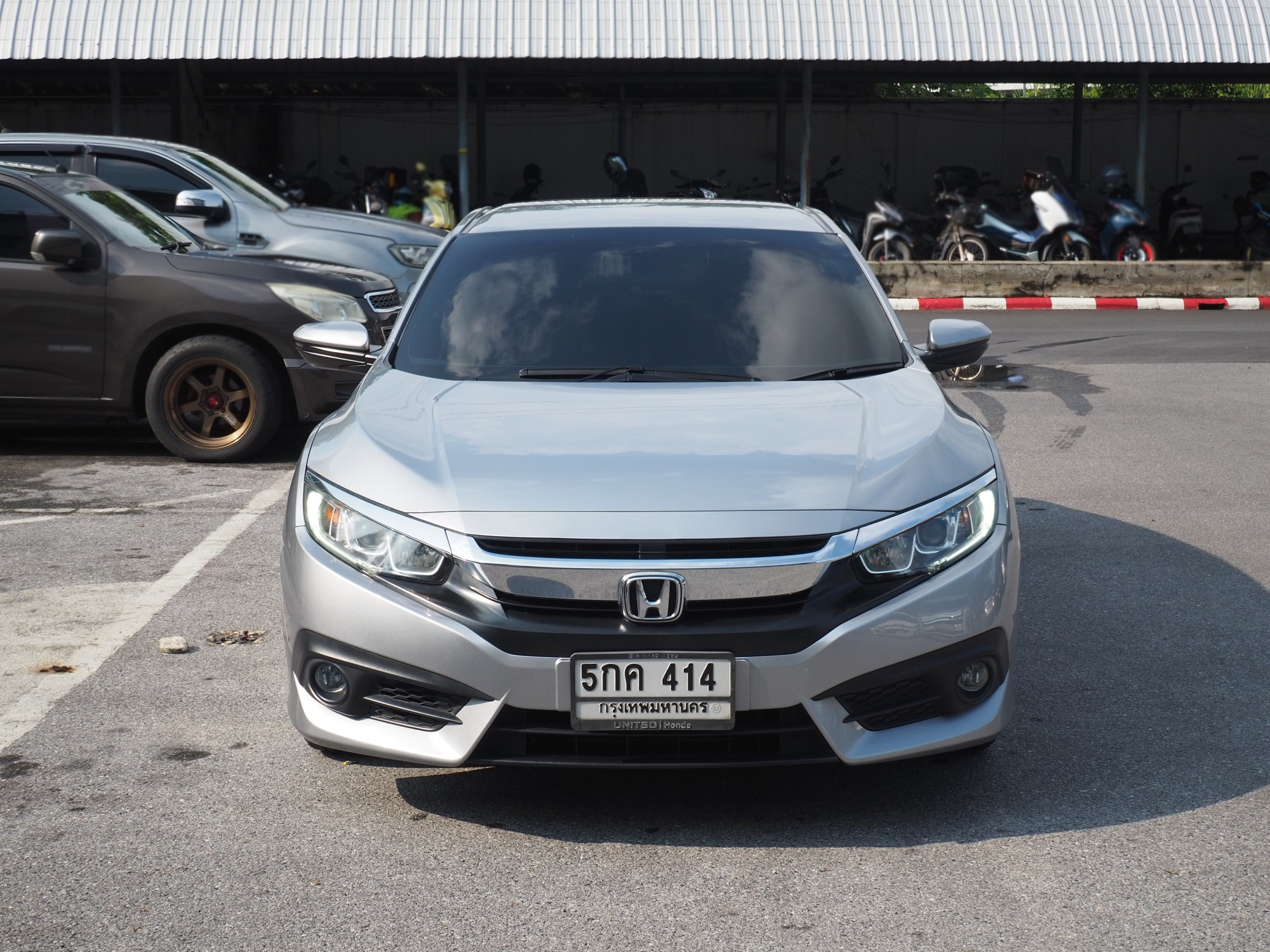 2016 Honda Civic Sedan สีเงิน