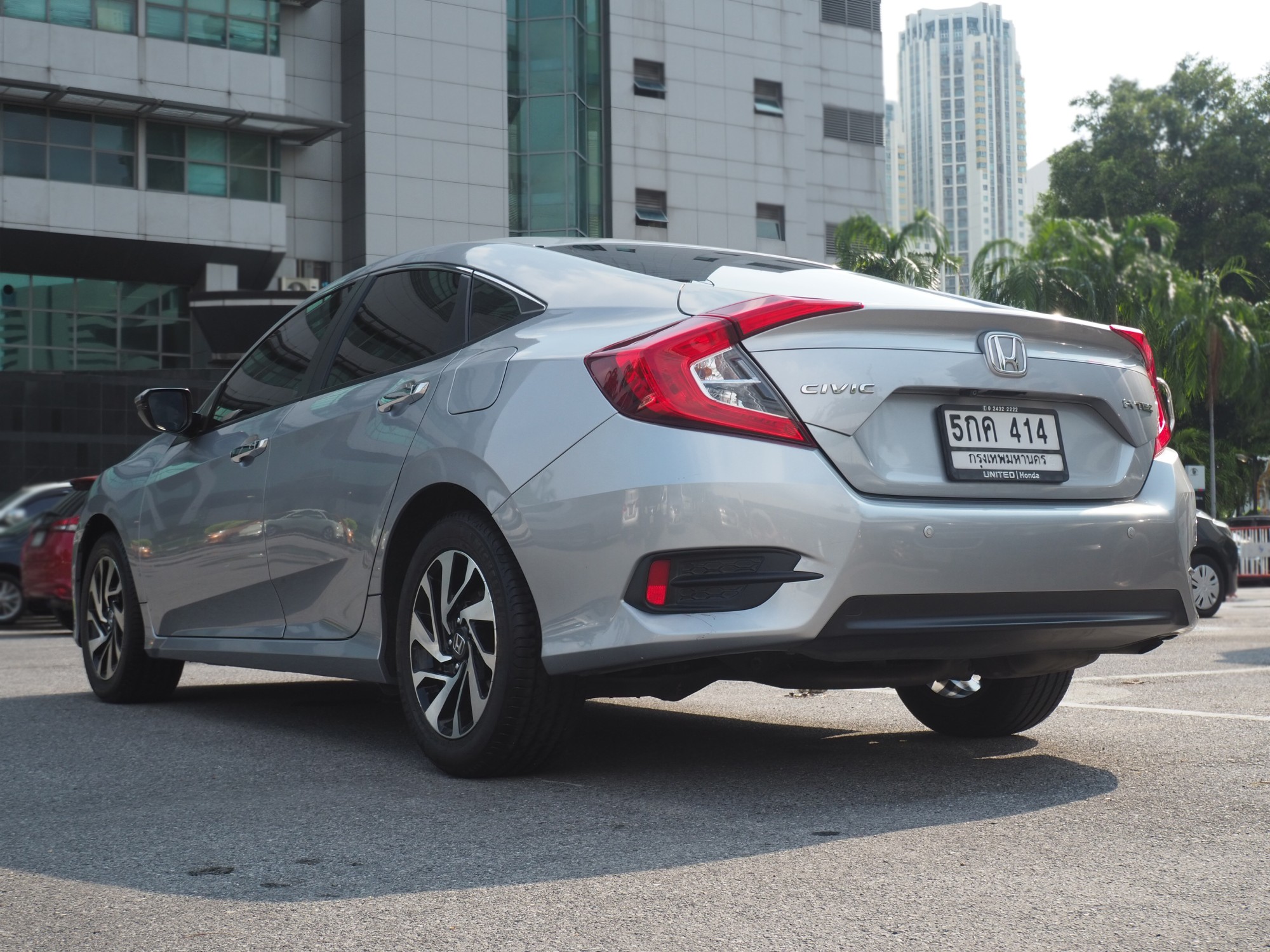 2016 Honda Civic Sedan สีเงิน