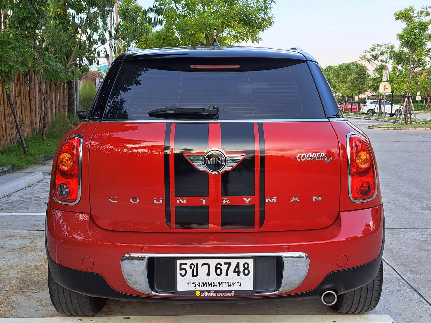 MINI COOPER D COUNTRYMAN ดีเซล ไมล์น้อย93,000 Km.รถศูนย์ รถสวยมากสีแดงสวยสดใสน่ารัก ไม่มีชนแน่นอน ฟรีดาวน์