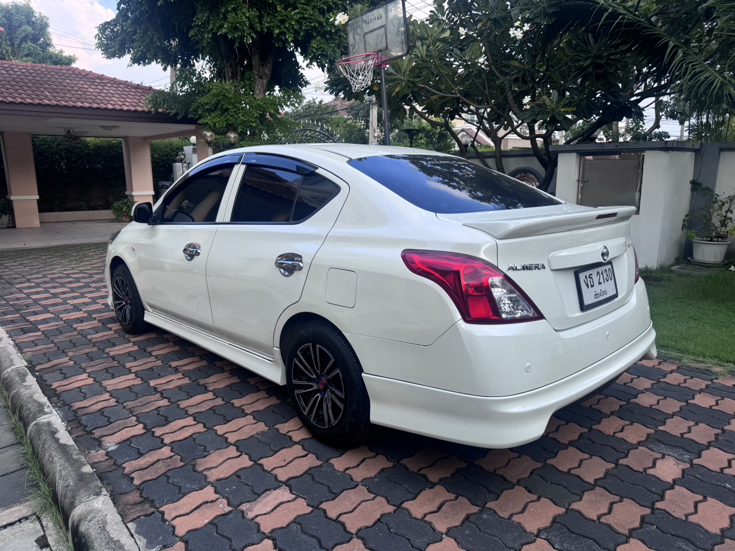 NISSAN ALMERA 1.2 E SPORTECH ปี2018 ประหยัด ราคาเบาๆ