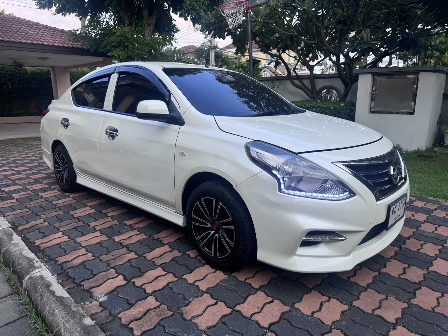 NISSAN ALMERA 1.2 E SPORTECH ปี2018 ประหยัด ราคาเบาๆ