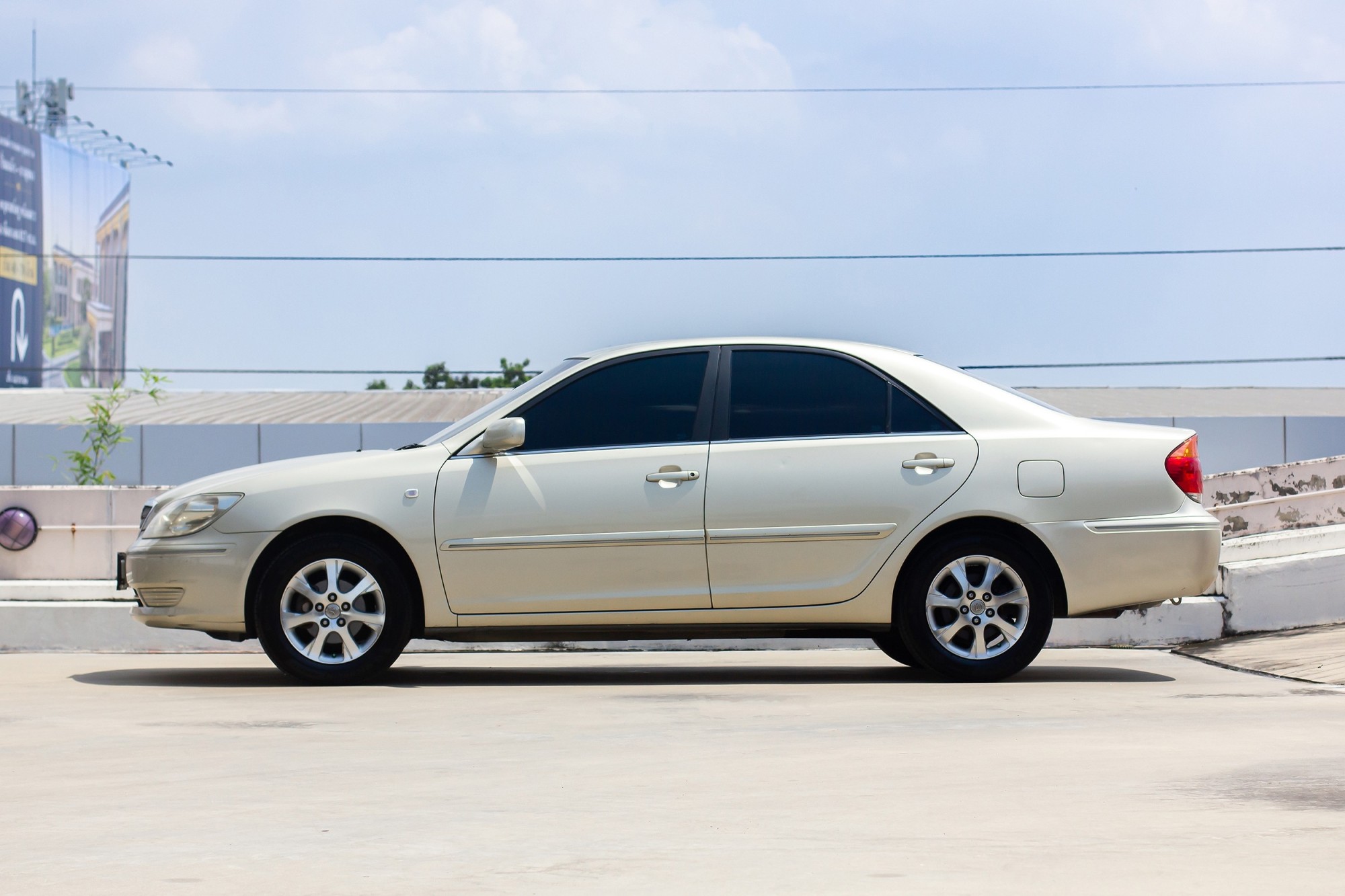 TOYOTA Camry 2.0E 4A/T ปี 2004 จด 2005 รถสวย