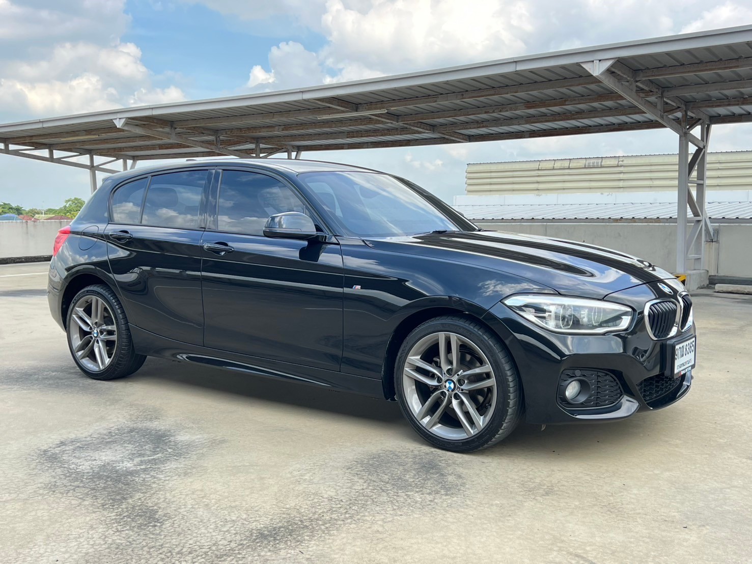 2016 BMW 1 Series F20 118i สีดำ