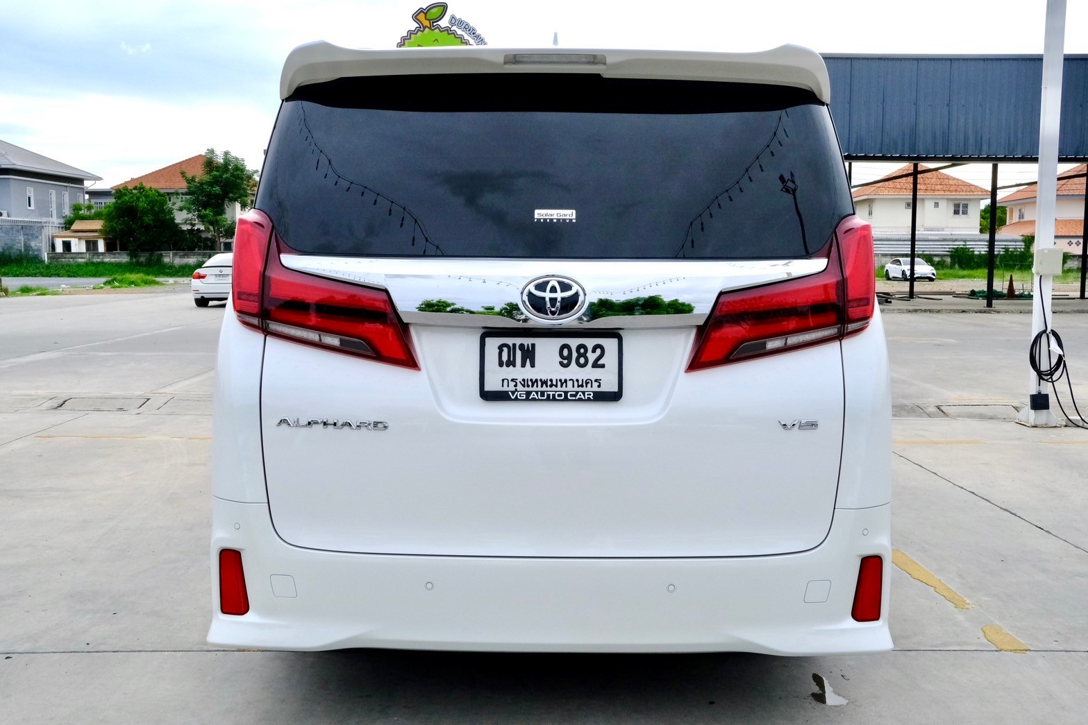 TOYOTA Alphard 3.5L SC Package เครื่องยนต์: เบนซิน เกียร์: ออโต้ ปี: 2022 สี: ขาว ไมล์แท้: 2x,xxx กม