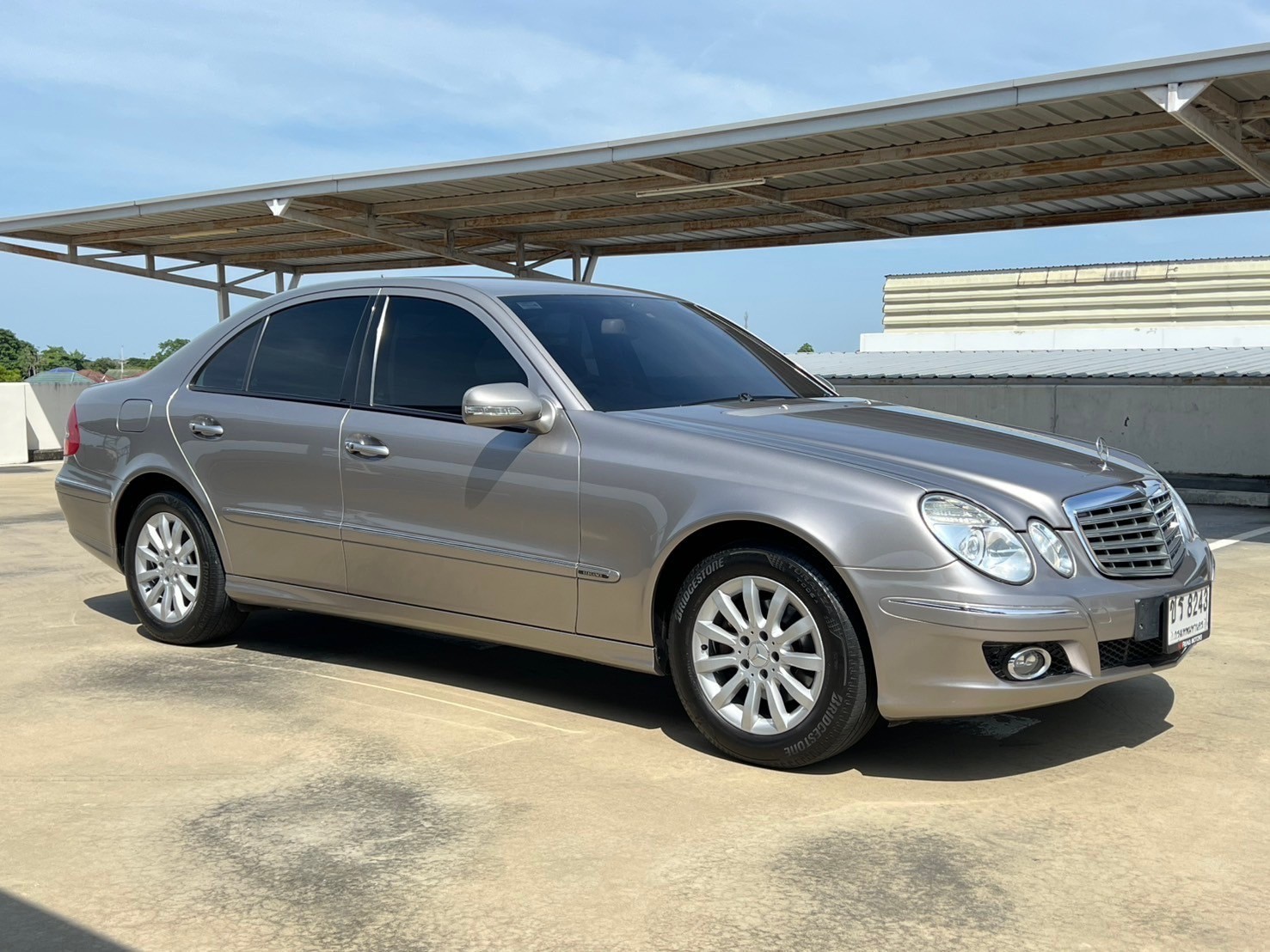 2007 Mercedes-Benz E-Class W211 E200 สีเงิน