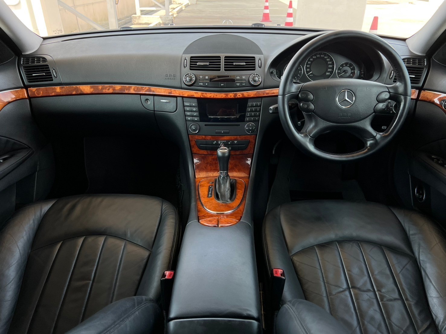 2007 Mercedes-Benz E-Class W211 E200 สีเงิน