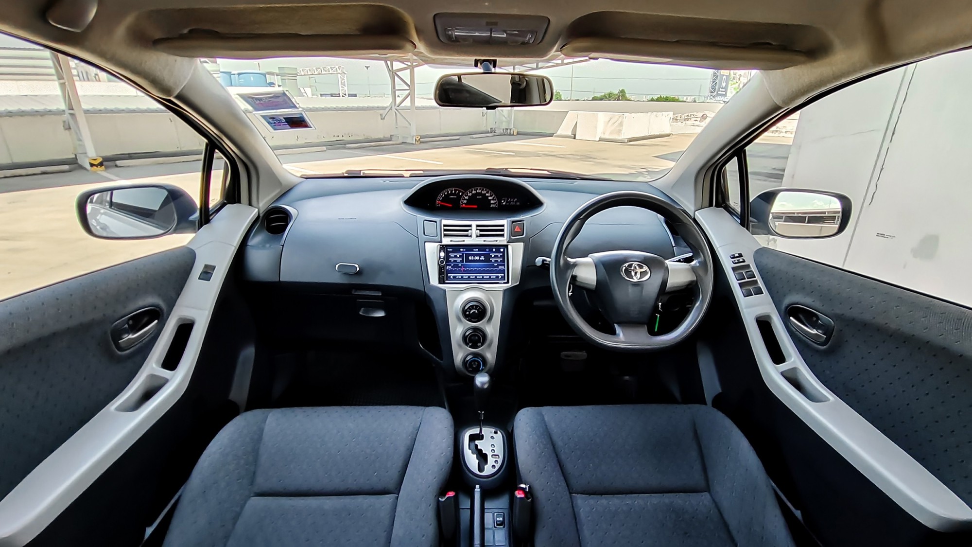 TOYOTA Yaris 1.5E Hatchback A/T ปี 2012