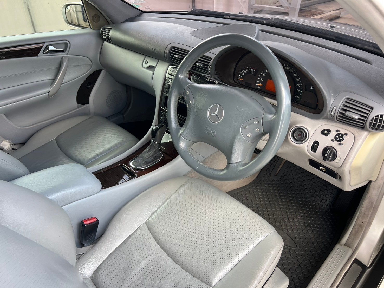 2003 Mercedes-Benz C-Class W203 C180 สีเงิน