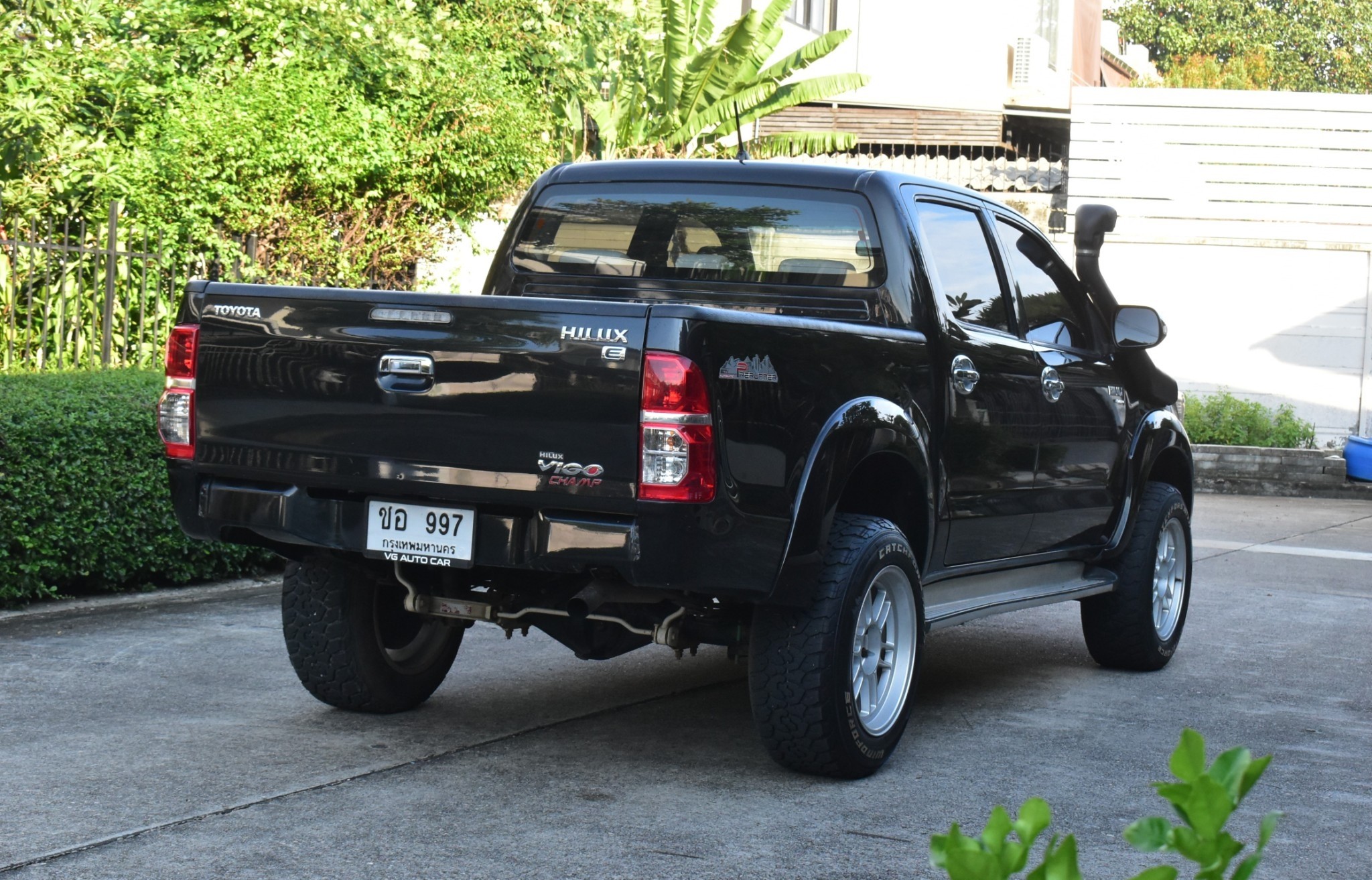 Toyota Hilux Vigo Champ 2.5E Prerunner 4ประตู ปี 2012 : สีดำ : ออโต้ : ดีเซล : ไมล์ 85,xxx km.