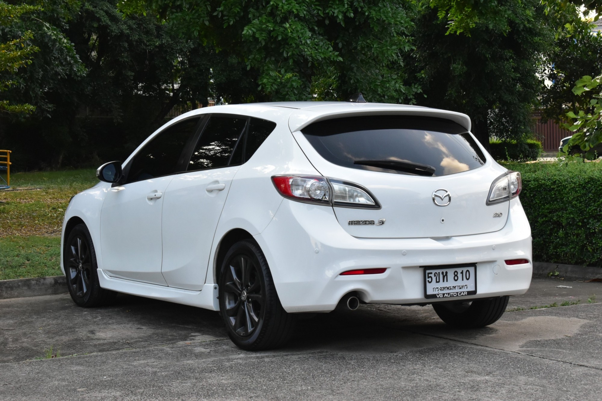 Mazda3 2.0BL ตัวTop hatchback Sunroof เครื่อง: เบนซิน เกียร์: ออโต้ สี: ขาว ปี: 2013 ไมล์: 1xx,xxx Km.