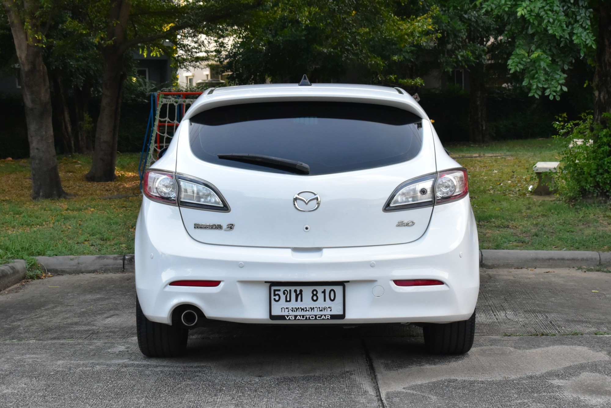 Mazda3 2.0BL ตัวTop hatchback Sunroof เครื่อง: เบนซิน เกียร์: ออโต้ สี: ขาว ปี: 2013 ไมล์: 1xx,xxx Km.