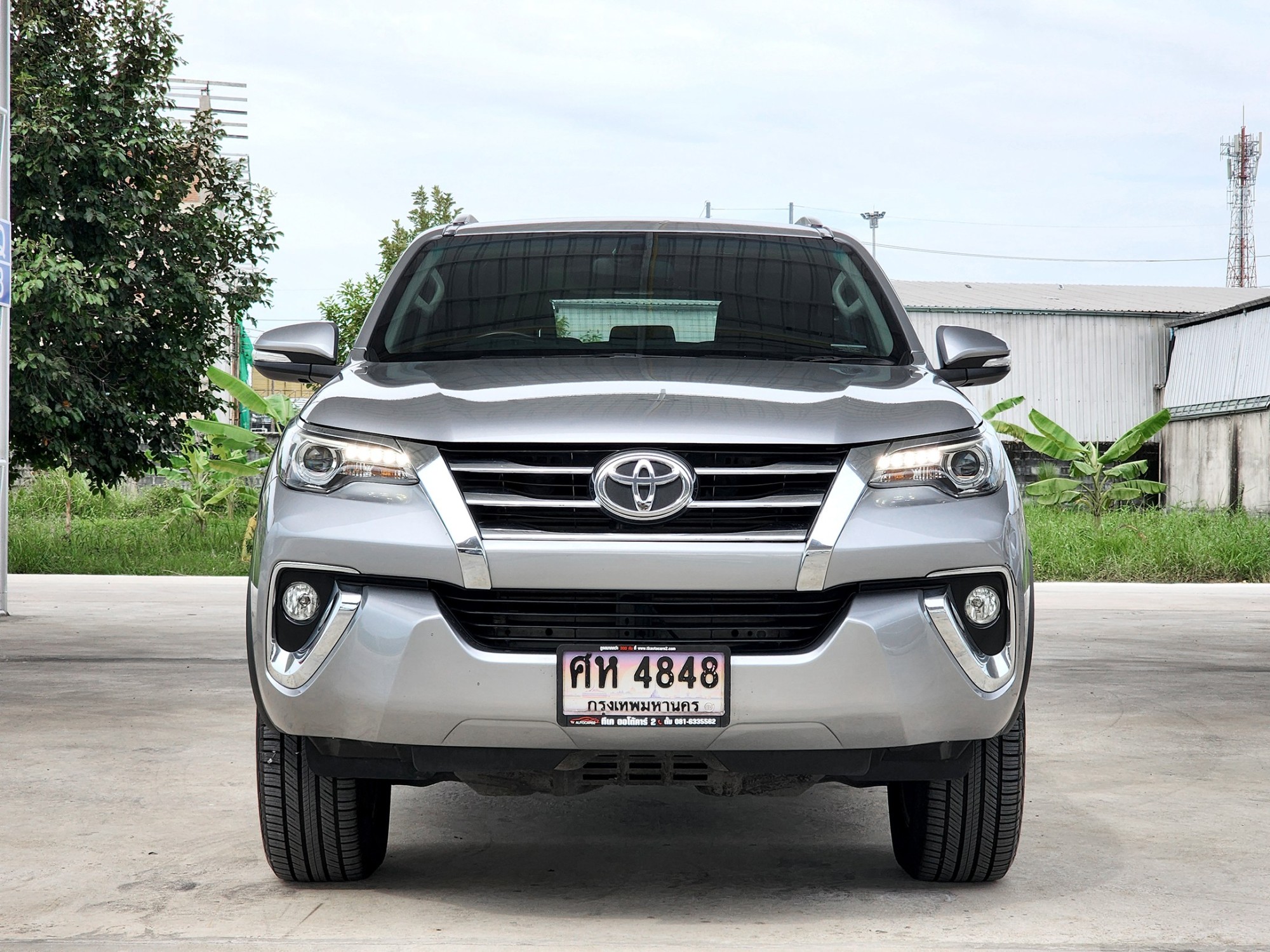 TOYOTA Fortuner 2.4V. ปี 2015 auto ไมล์ 69,000 กม. ฟรีดาวน์ พร้อมขับ