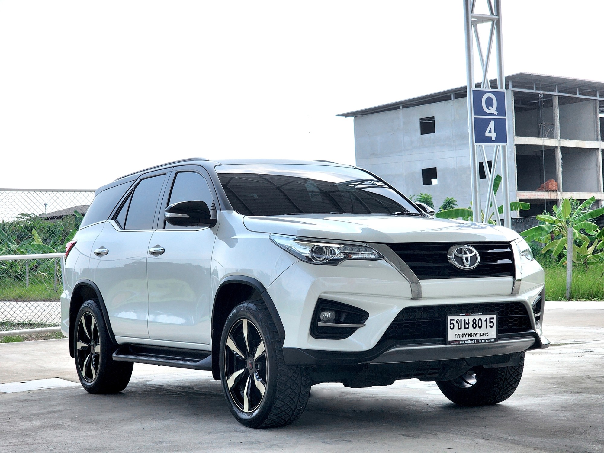 TOYOTA Fortuner TRD Sportivo 2.8 [4x4] Blacktop ปี 2017