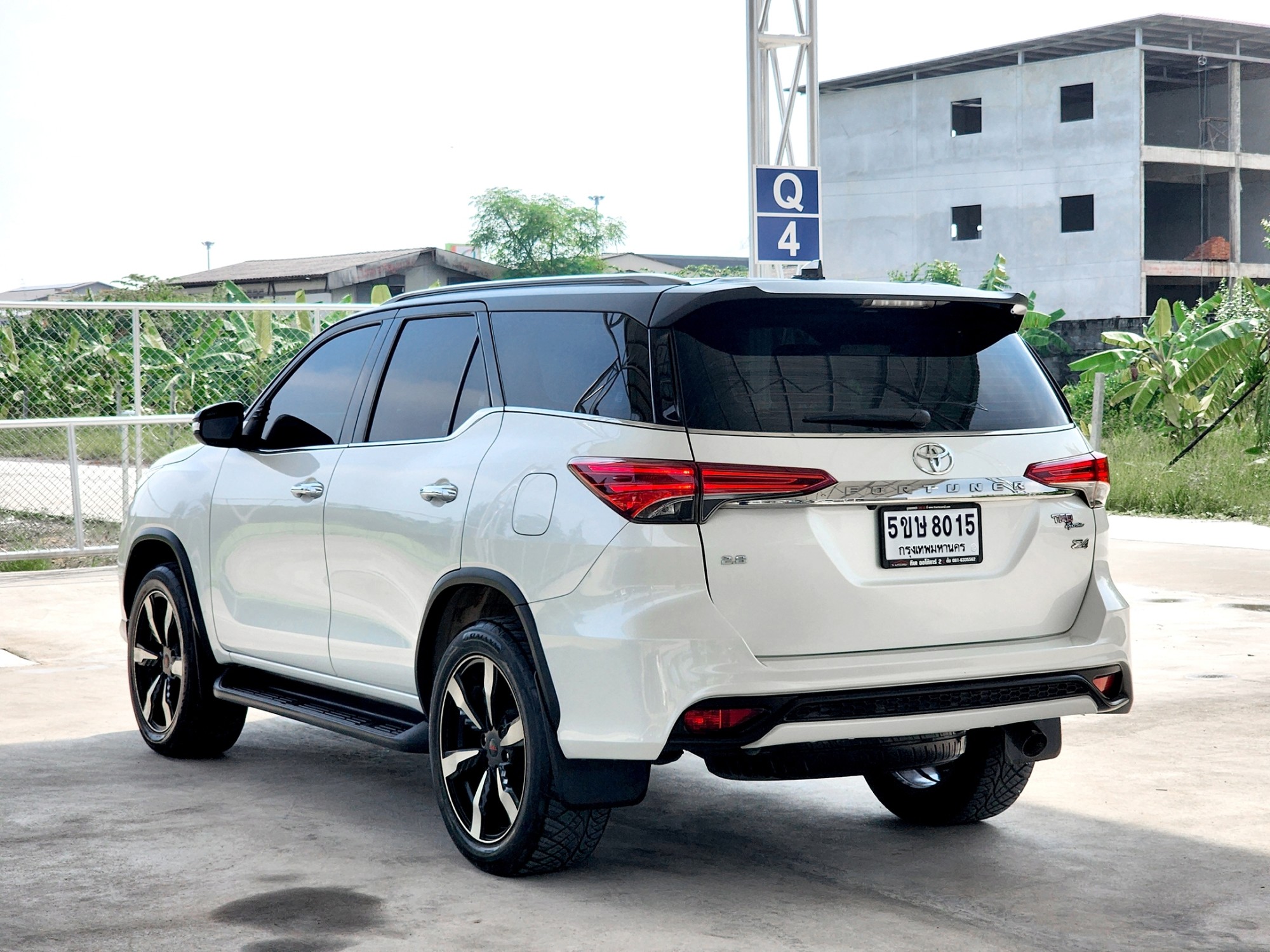 TOYOTA Fortuner TRD Sportivo 2.8 [4x4] Blacktop ปี 2017