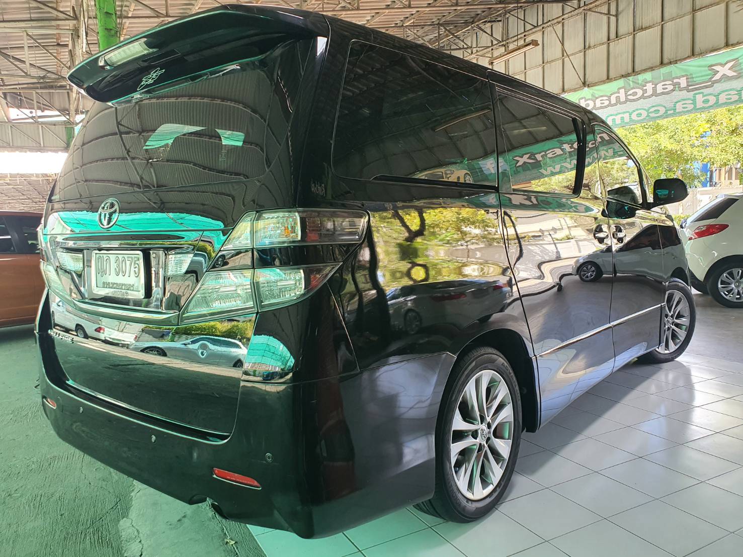 Toyota Vellfire 2.4V ปี 2011 สีดำ มือ 1 minor chang แล้ว