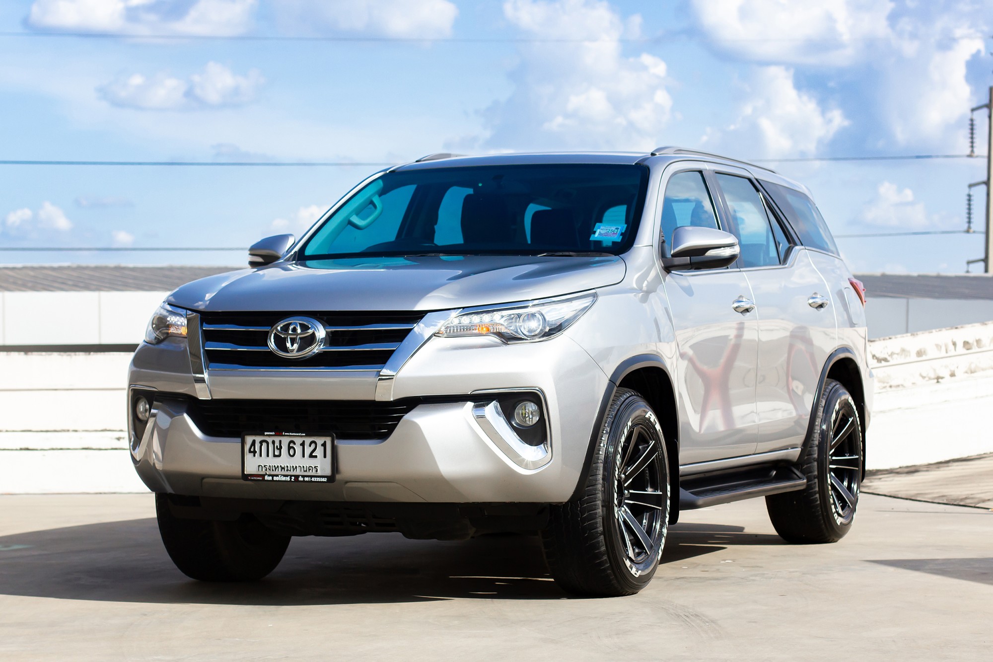 TOYOTA Fortuner 2.4V 2WD 6A/T ปี 2016 รถสวย สภาพดีมาก