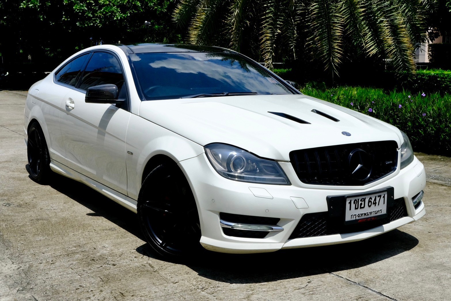 Benz c180 CGI COUPE (Top Sunroof) เครื่องยนต์: เบนซิน เกียร์:AT ปี: 2012 สี: ขาว