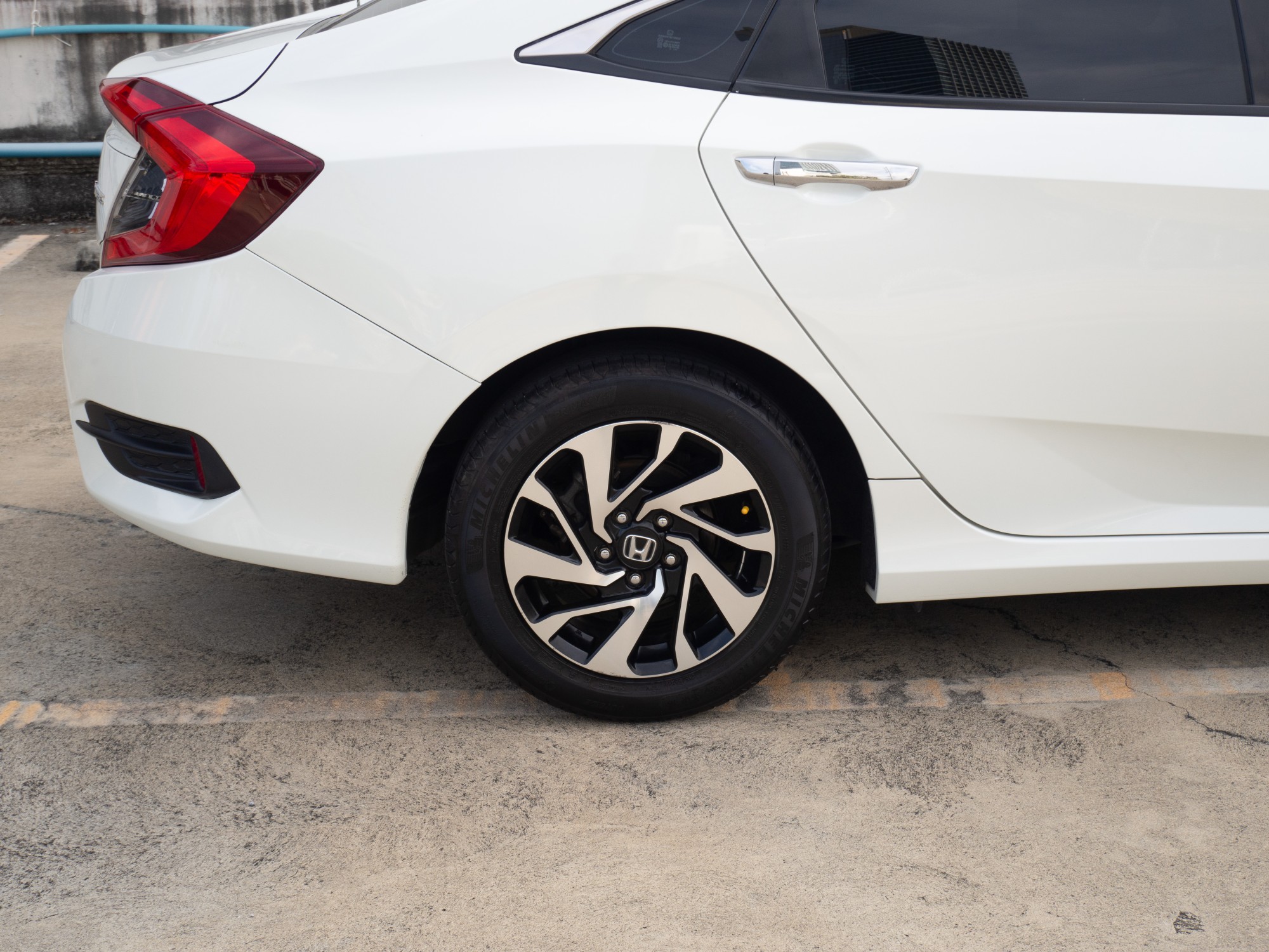 2016 Honda Civic Sedan สีขาว