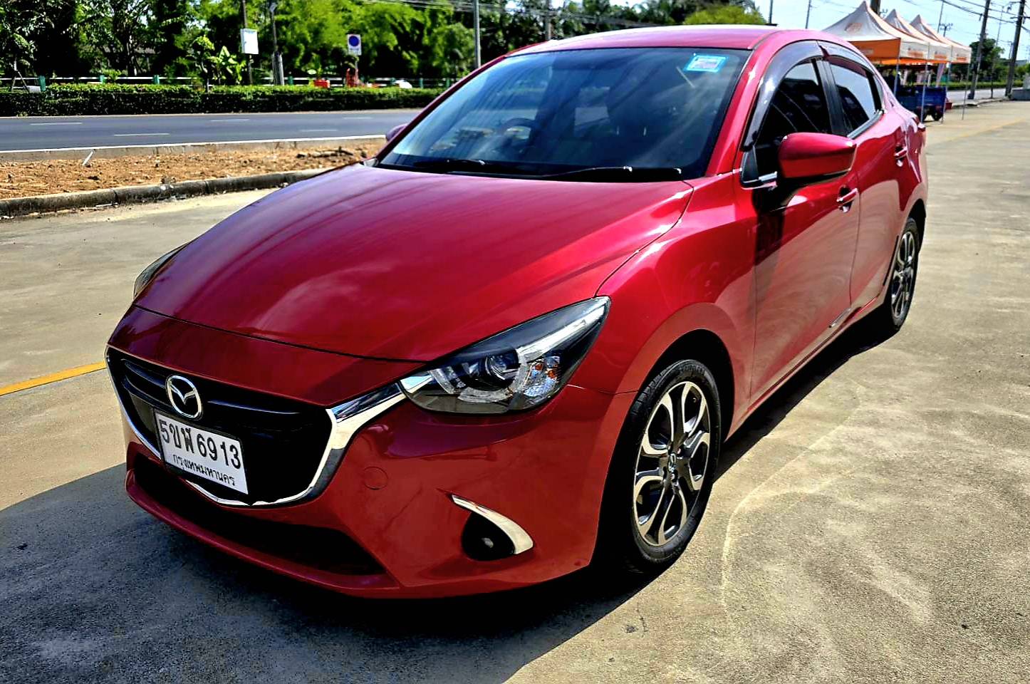 Mazda2 high con sedan 1.5 ดีเซล auto ไมล์ 90,000 กม. service ตรง