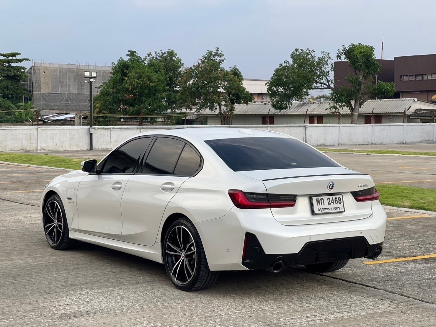 BMW 330e M Sport LCI (G20) 2022 จด 2023 ไมล์ 15,000 กม.