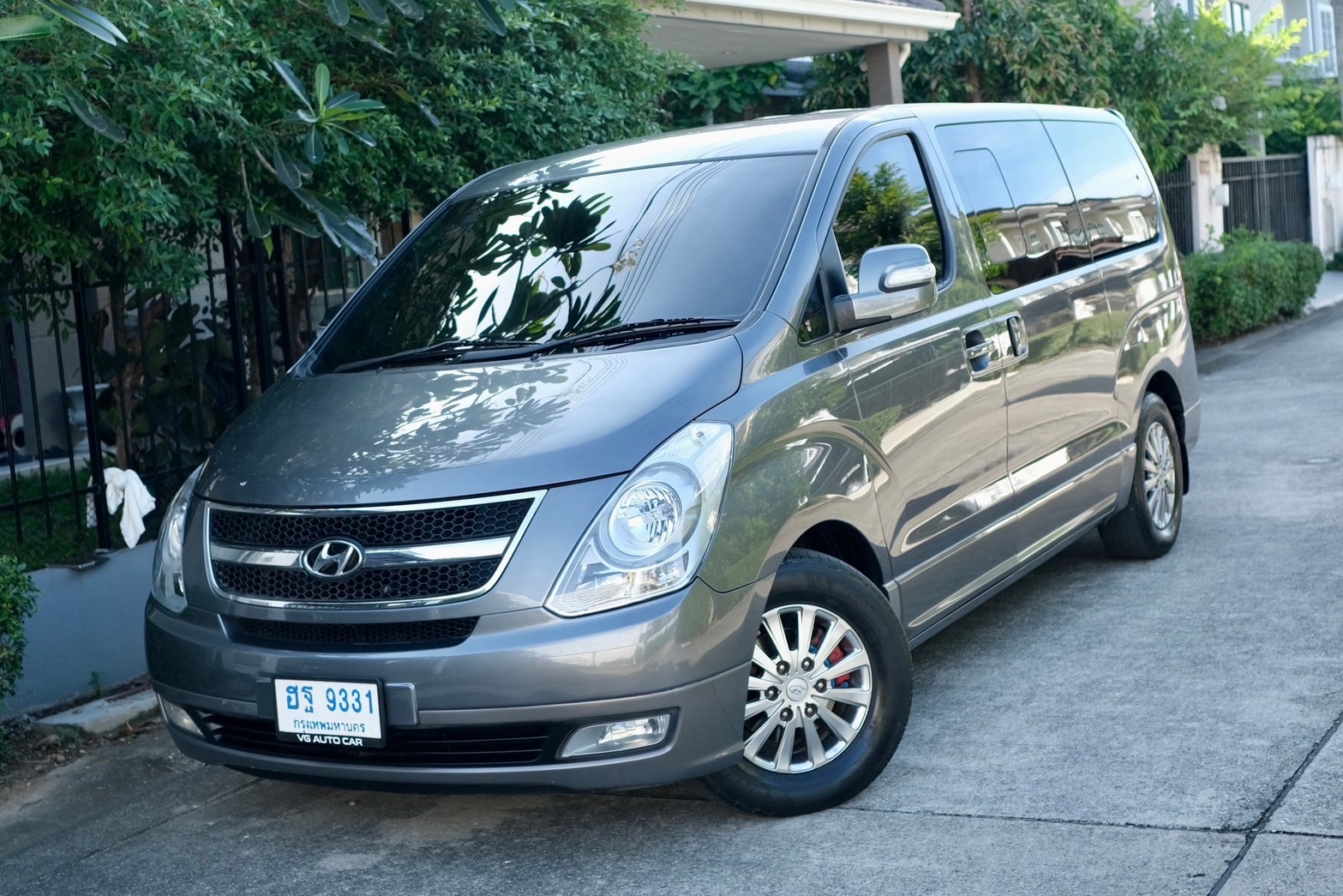 Hyundai H1 2.5 Deluxe ดีเซล ออโต้ 2009 เทา ไมล์: 10x,xxx กม