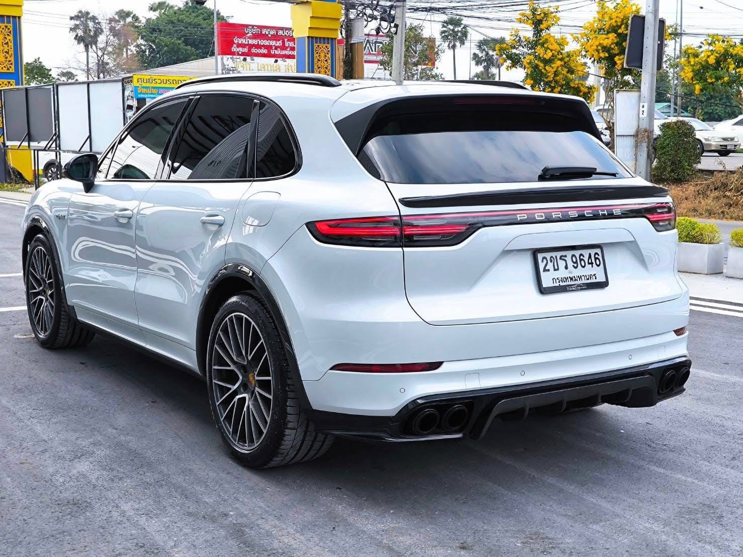 2019 Porsche Cayenne E-Hybrid สีขาว