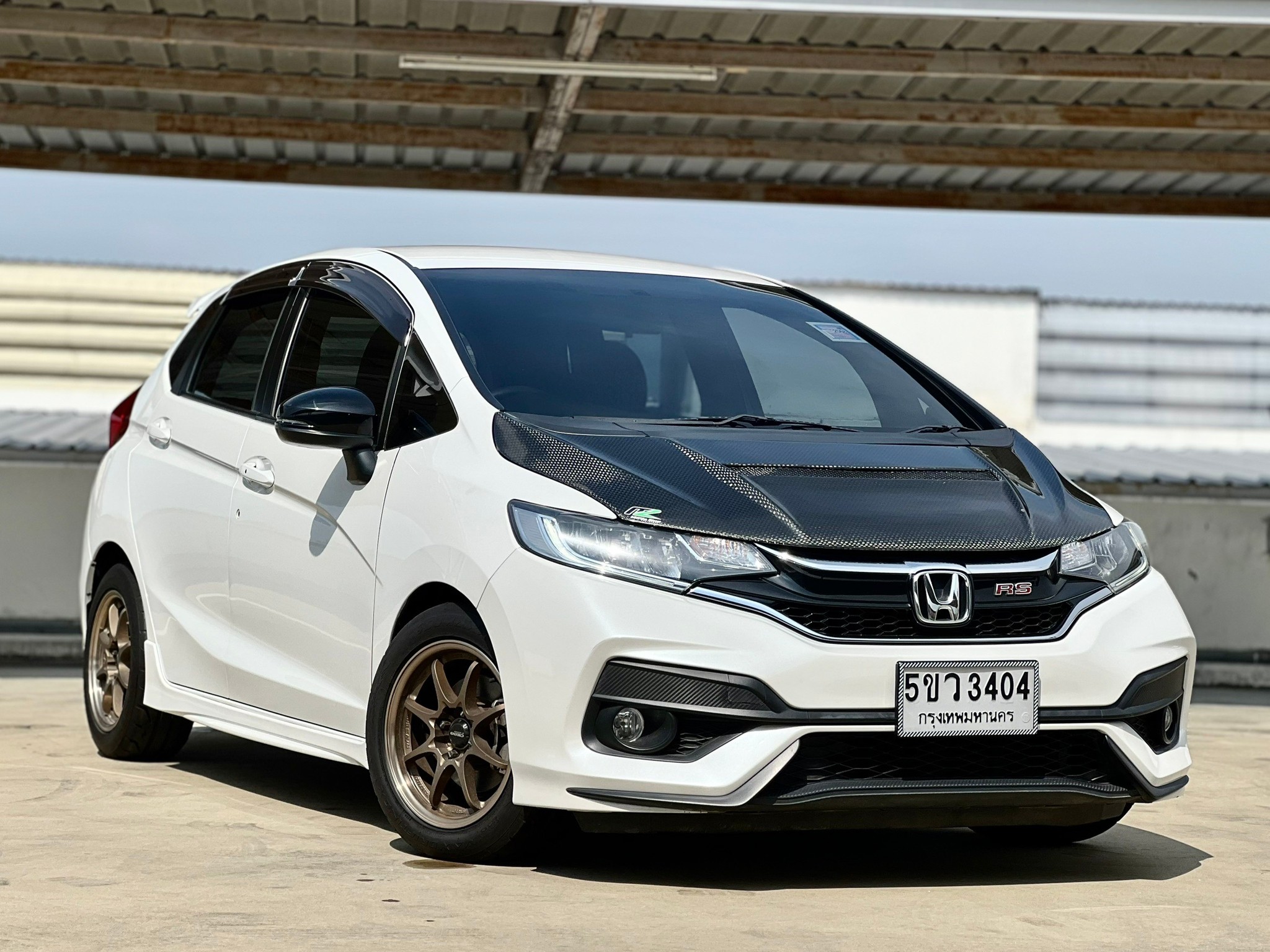 HONDA JAZZ GK สีขาว ปี 2020 ท๊อป Rs+รถมือเดี่ยว ไมล์น้อย 60,000 km