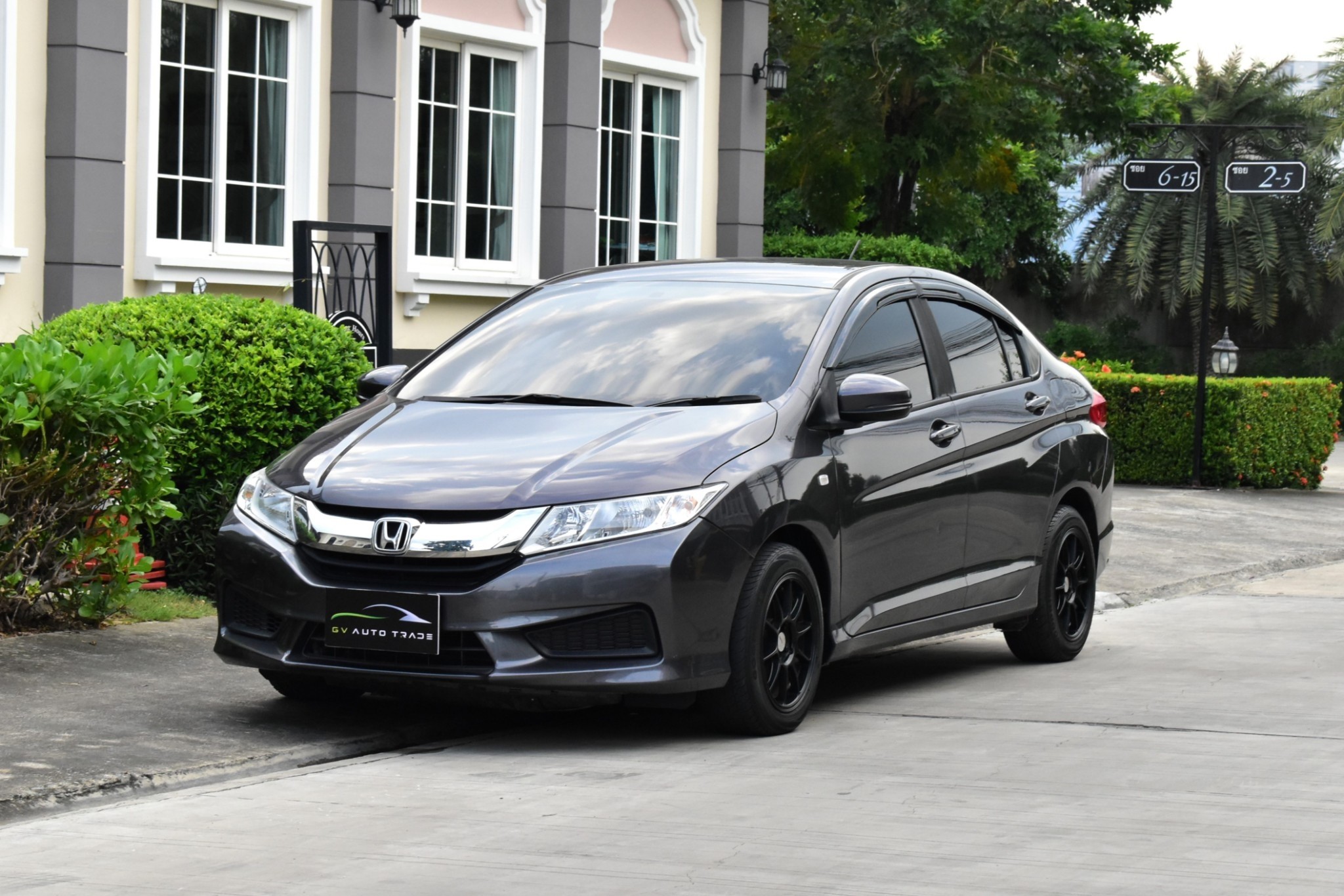 Honda City 1.5V เครื่องยนต์: เบนซิน เกียร์: ออโต้ ปี: 2015 สี: เทา ไมล์: 81,xxx Km.🔥