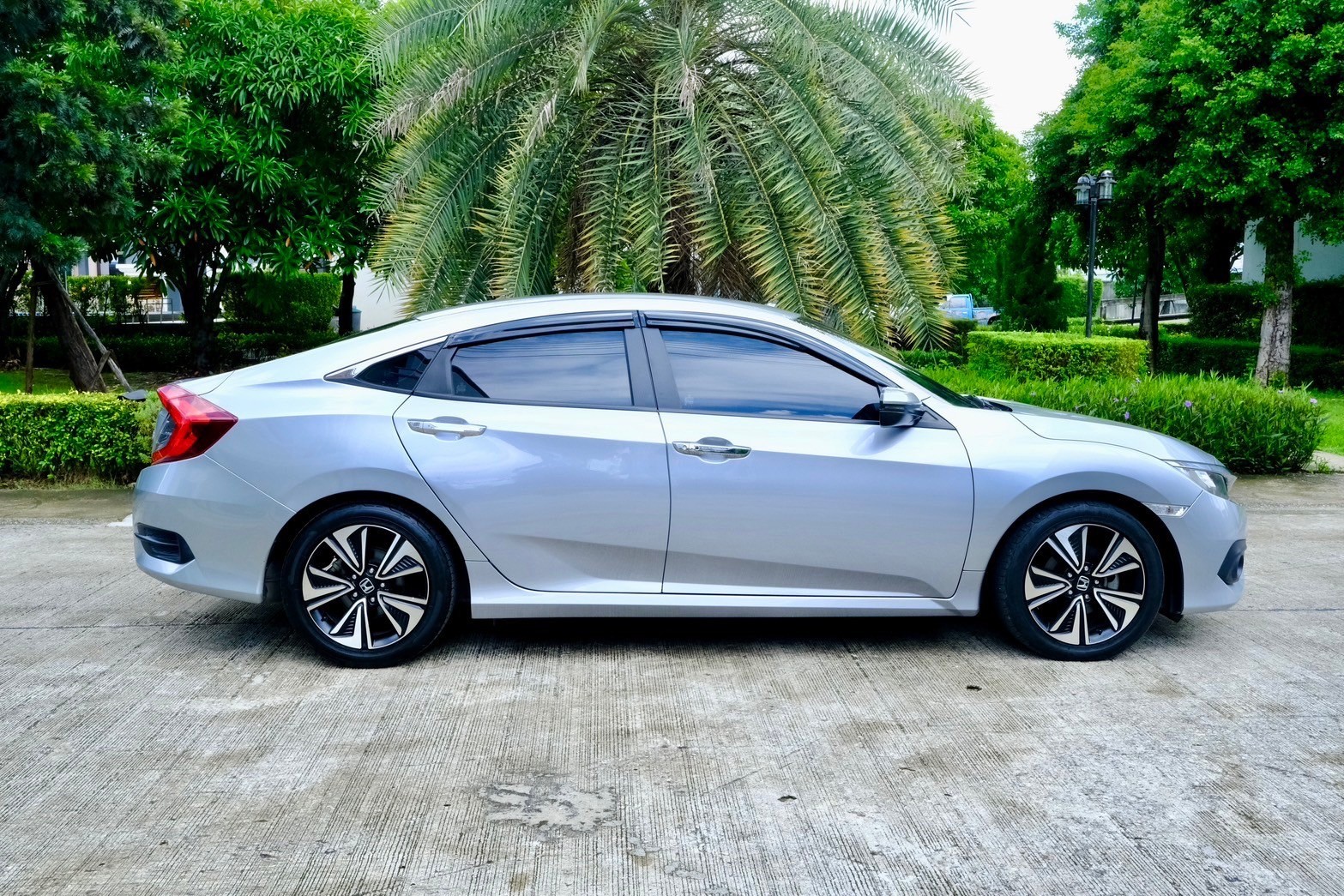 Honda Civic 1.5 Turbo CVT AT ปี 2017 เทา ไมล 12x,xxx kl