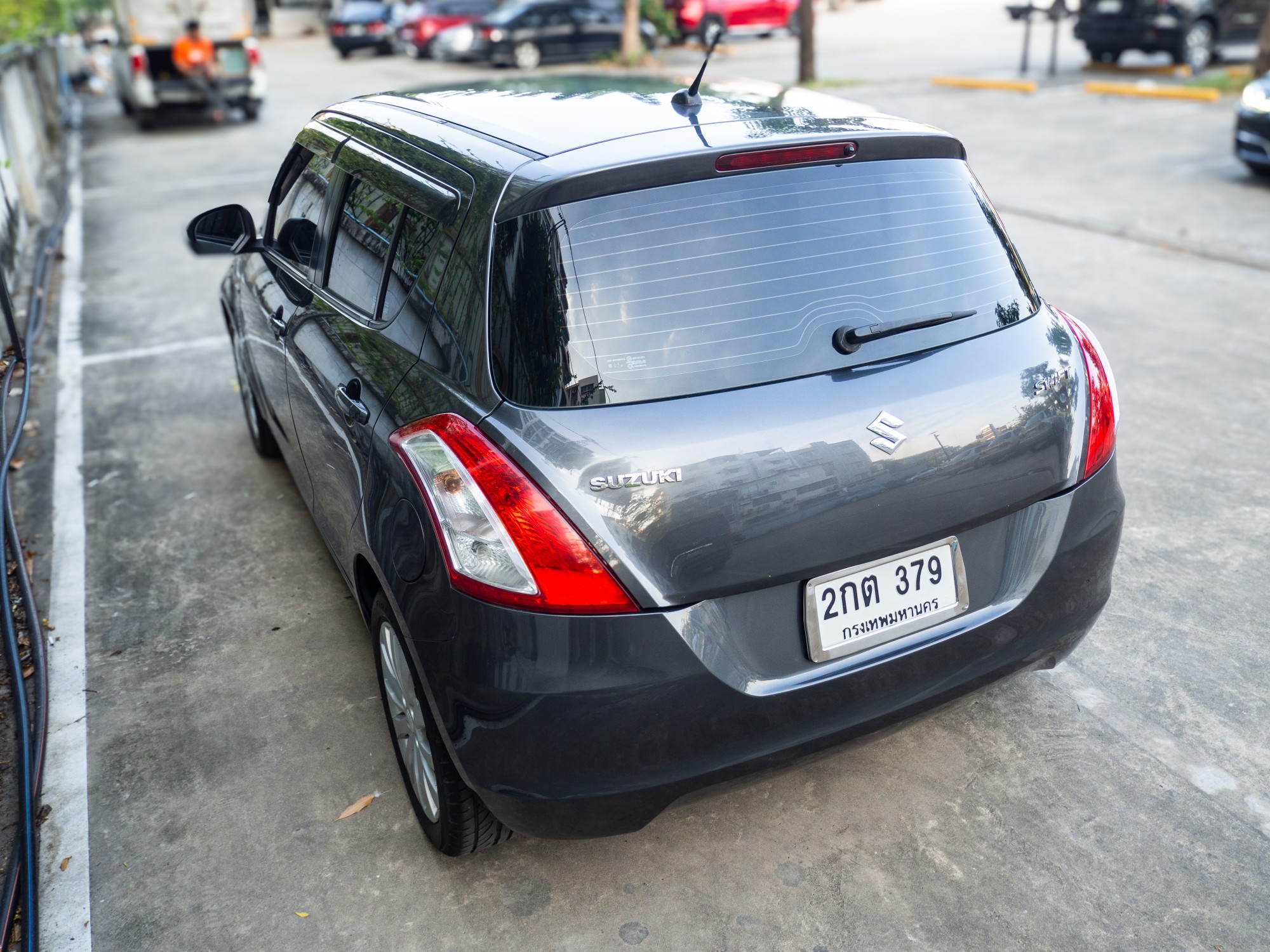 2013 Suzuki Swift สีเทา