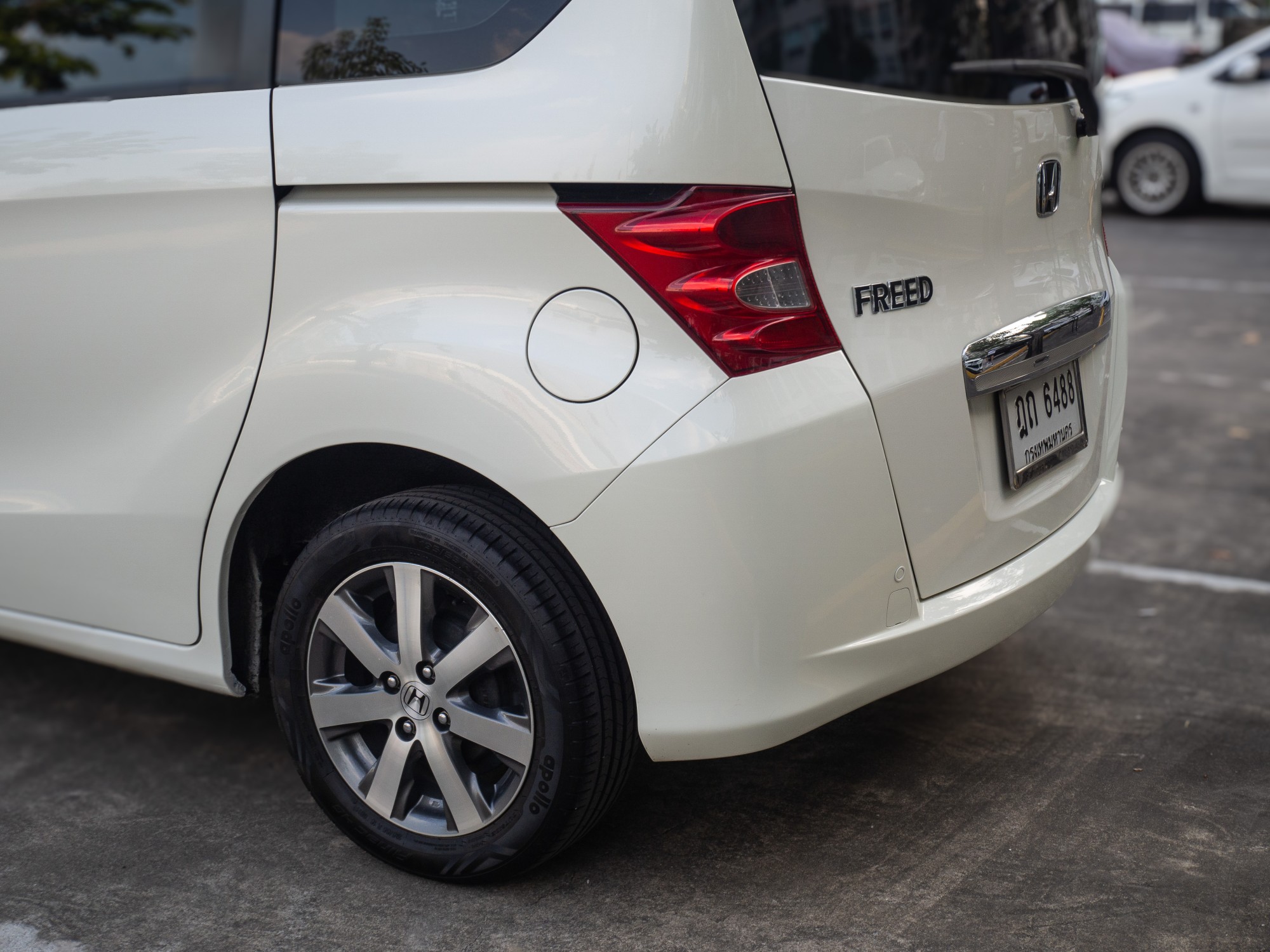 2010 Honda Freed สีขาว