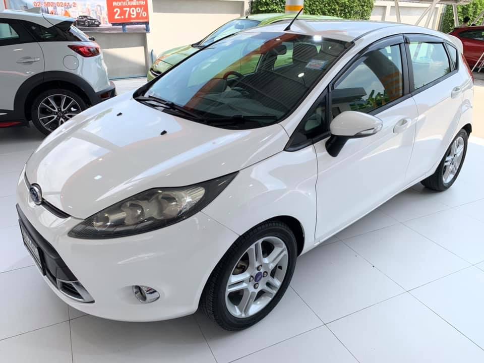 Ford Fiesta ปี 2013 สีขาว