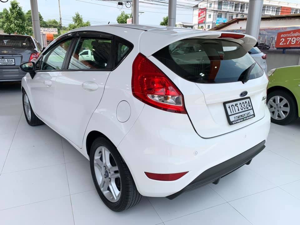 Ford Fiesta ปี 2013 สีขาว