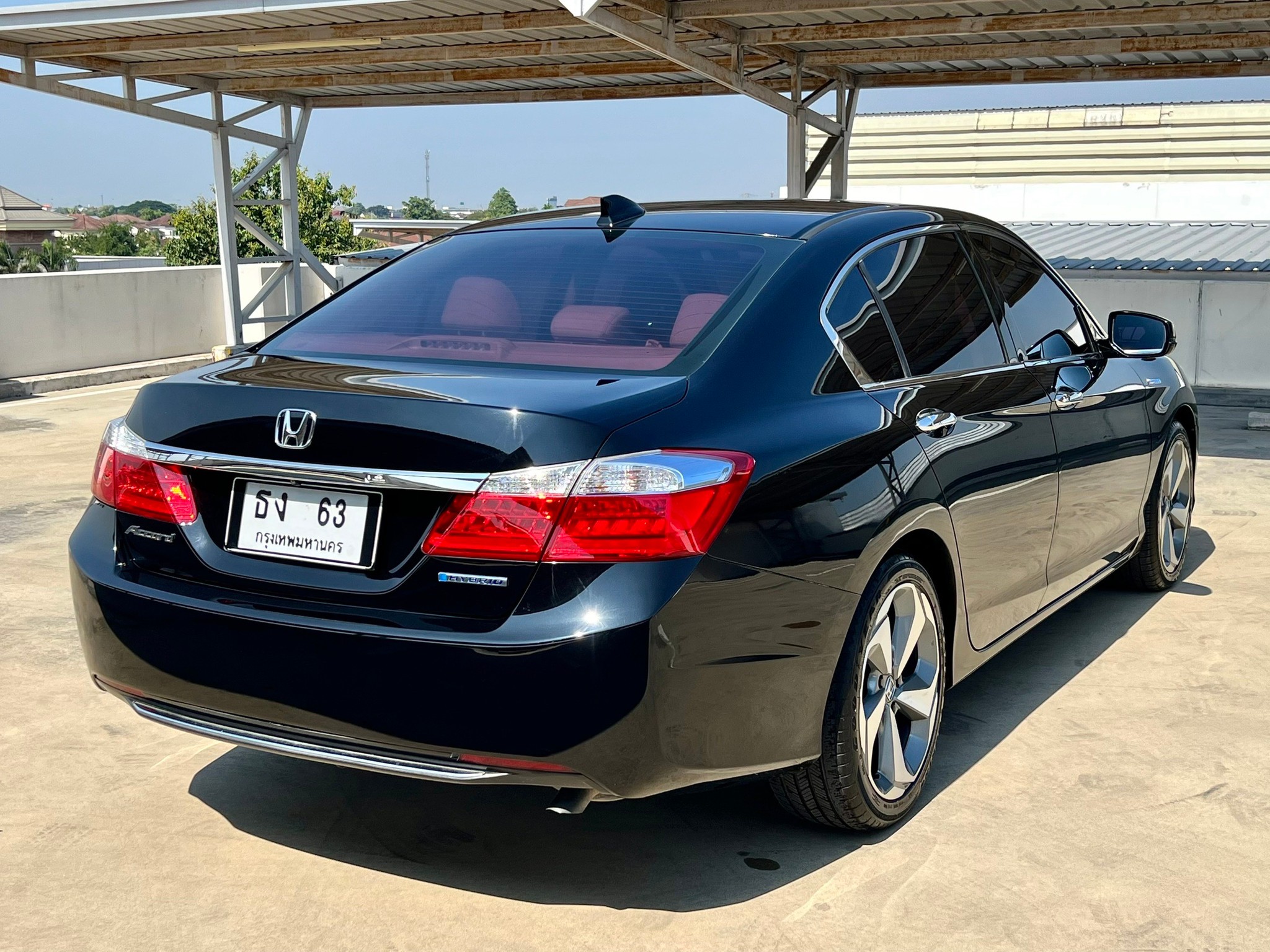 HONDA ACCORD 2.0 HYBRID ปี 2015 จด 2017 รถมือป้ายแดงเข้าศูนย์ทุกระยะ (ป้ายเจ้าของขอคืน)