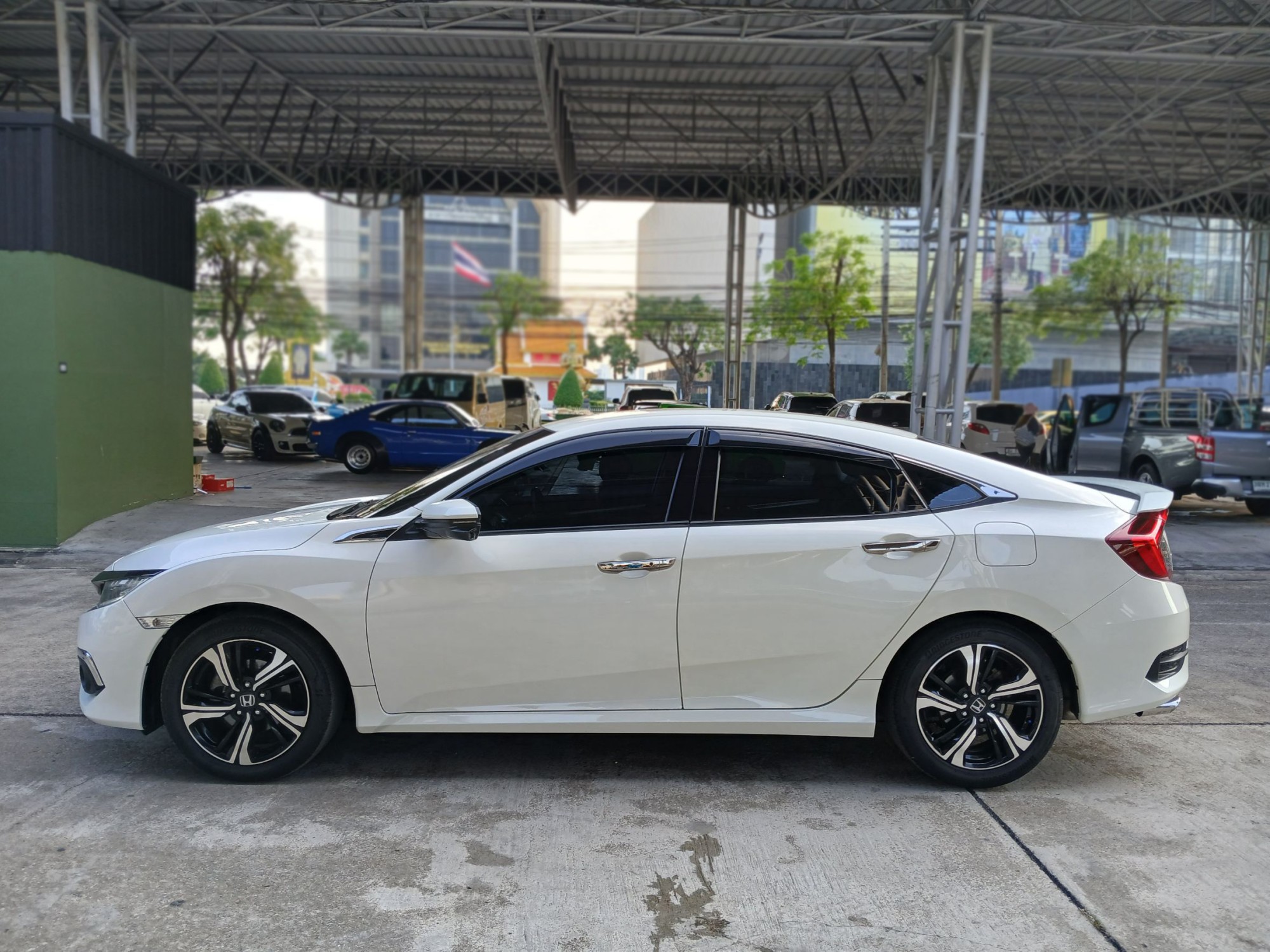 2016 Honda Civic Sedan สีขาว