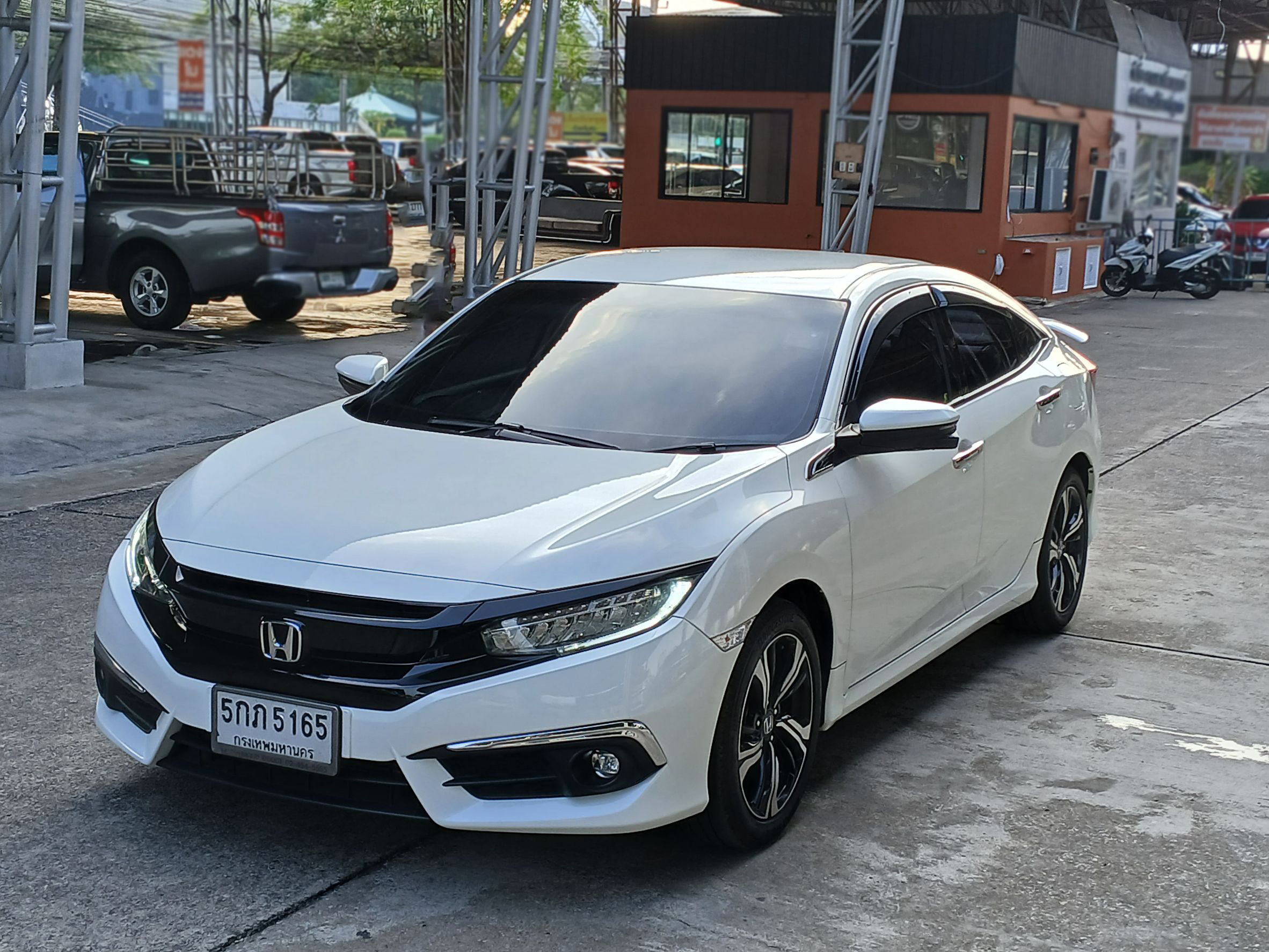 2016 Honda Civic Sedan สีขาว