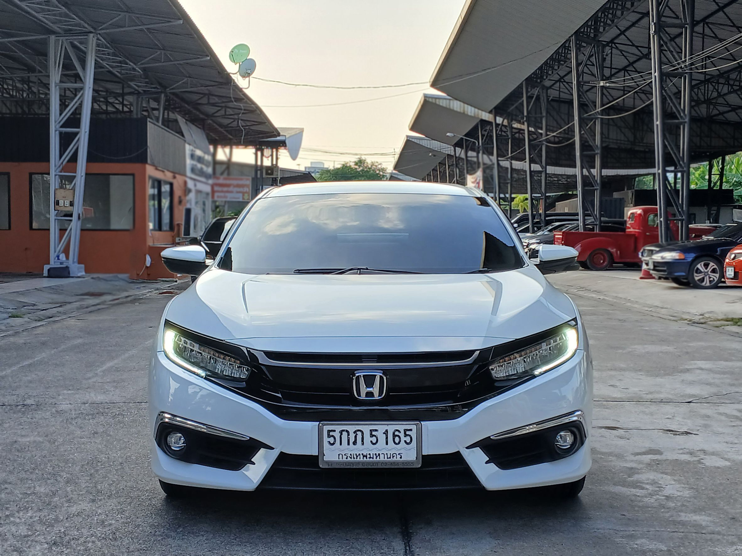 2016 Honda Civic Sedan สีขาว