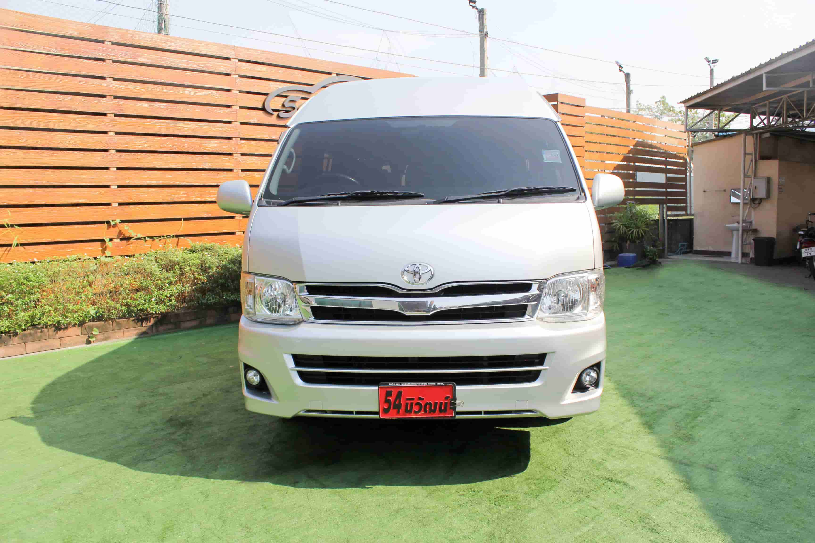 Toyota COMMUTER 2.5 GL ปี 2012 สีเงิน