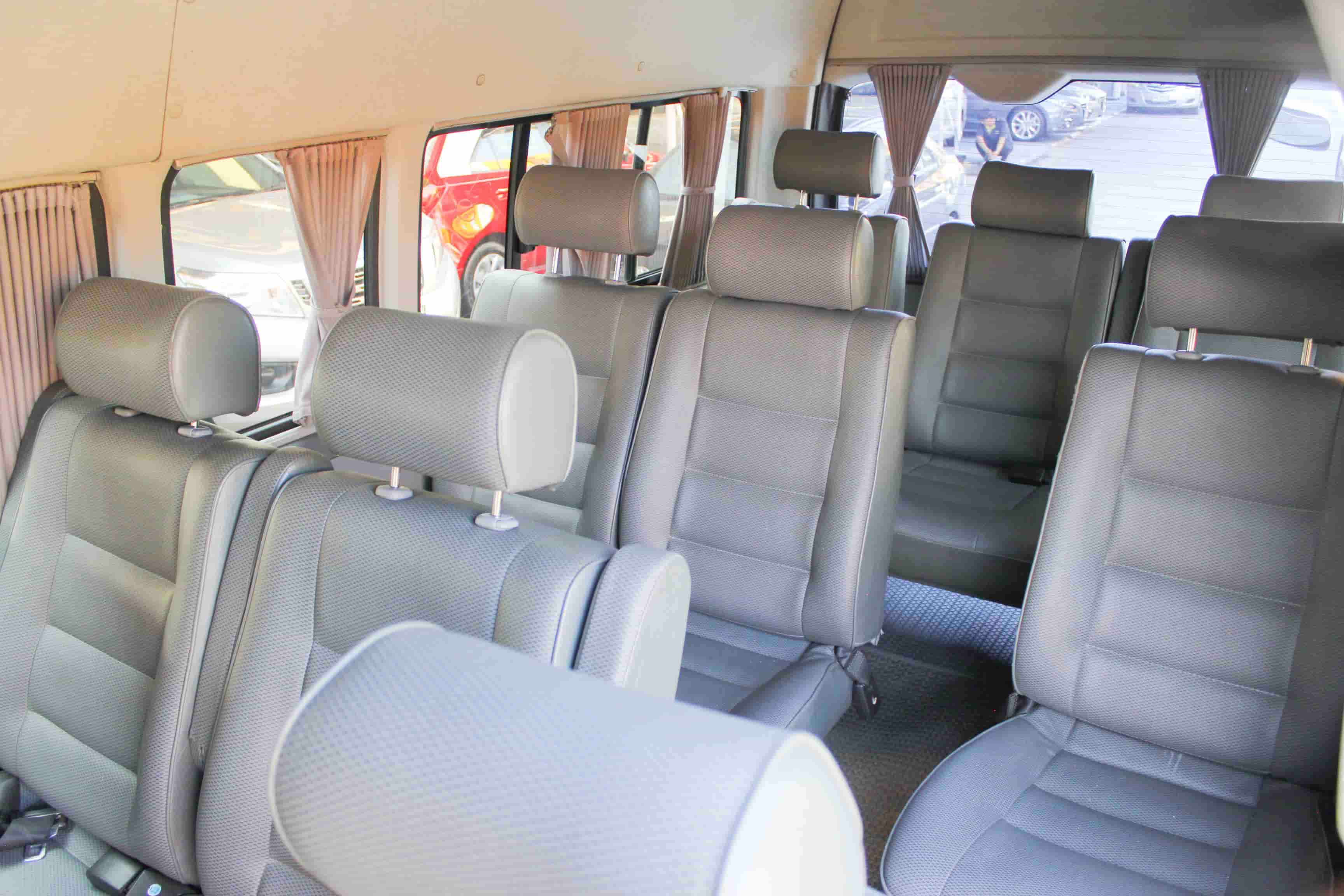 Toyota COMMUTER 2.5 GL ปี 2012 สีเงิน