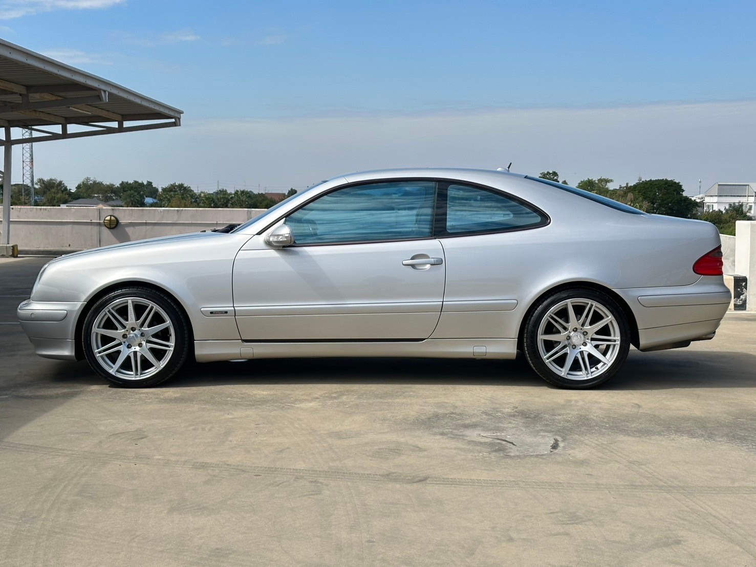 2003 Mercedes-Benz CLK-Class W208 CLK230 สีเงิน