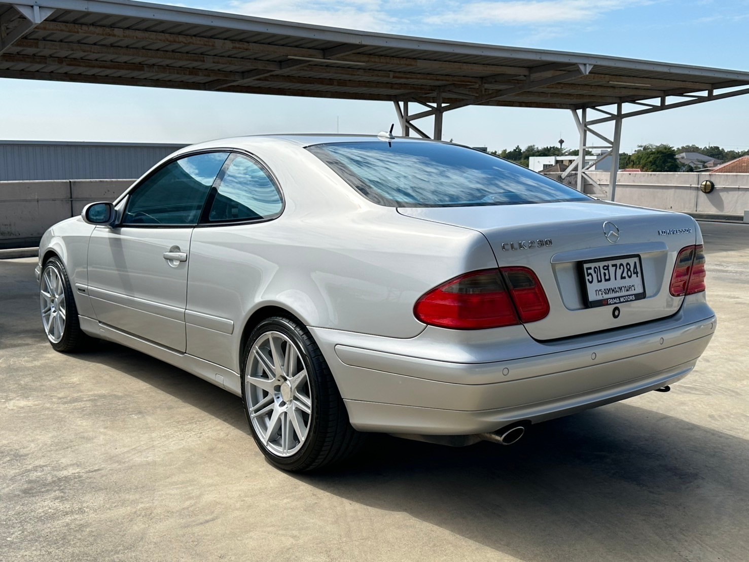 2003 Mercedes-Benz CLK-Class W208 CLK230 สีเงิน