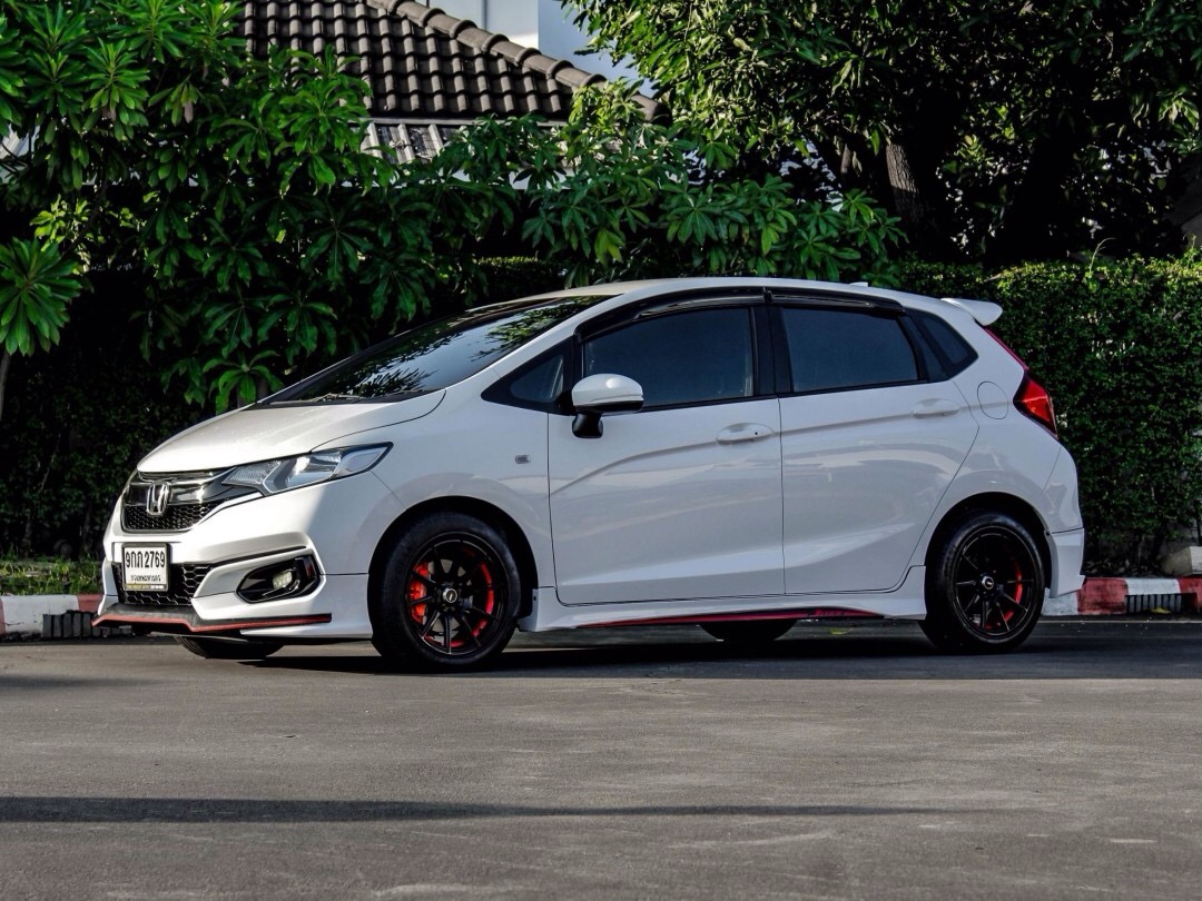 2020 Honda Jazz GK สีขาว