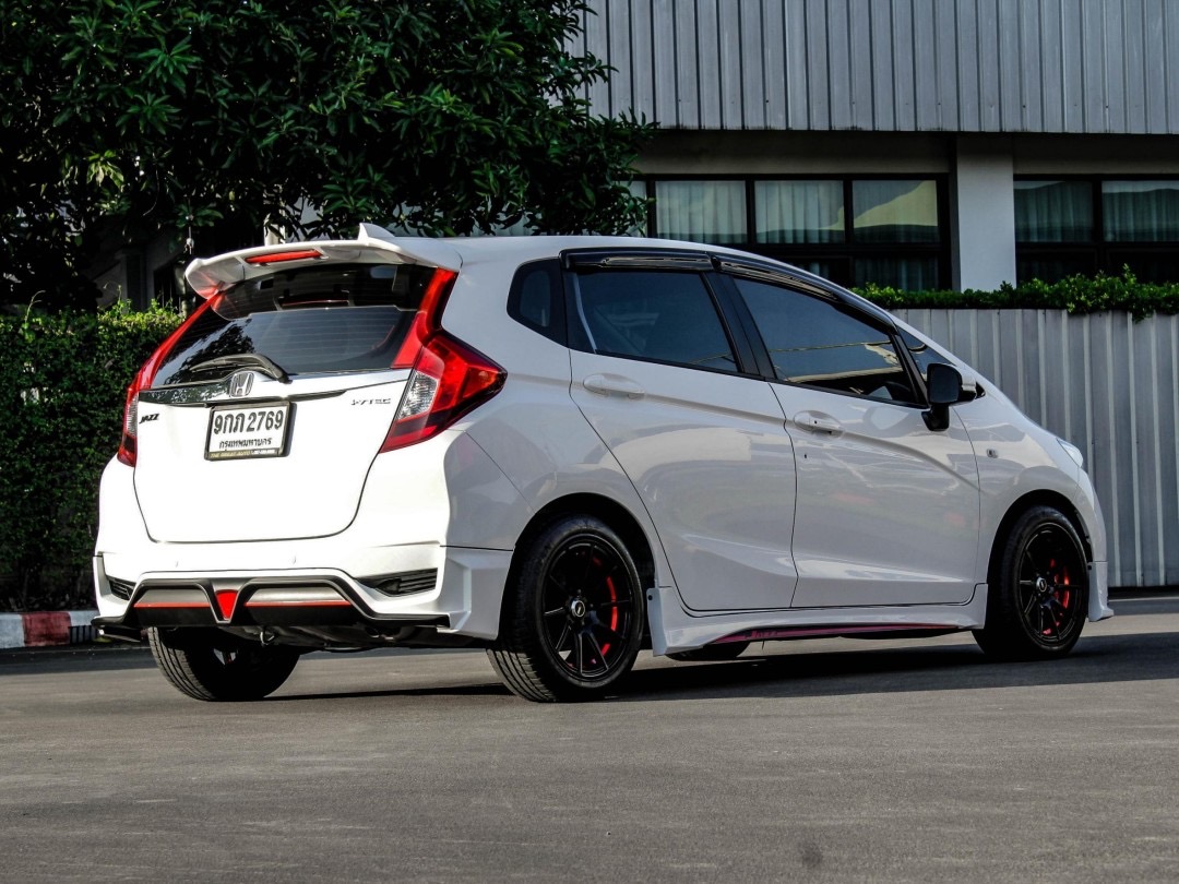 2020 Honda Jazz GK สีขาว