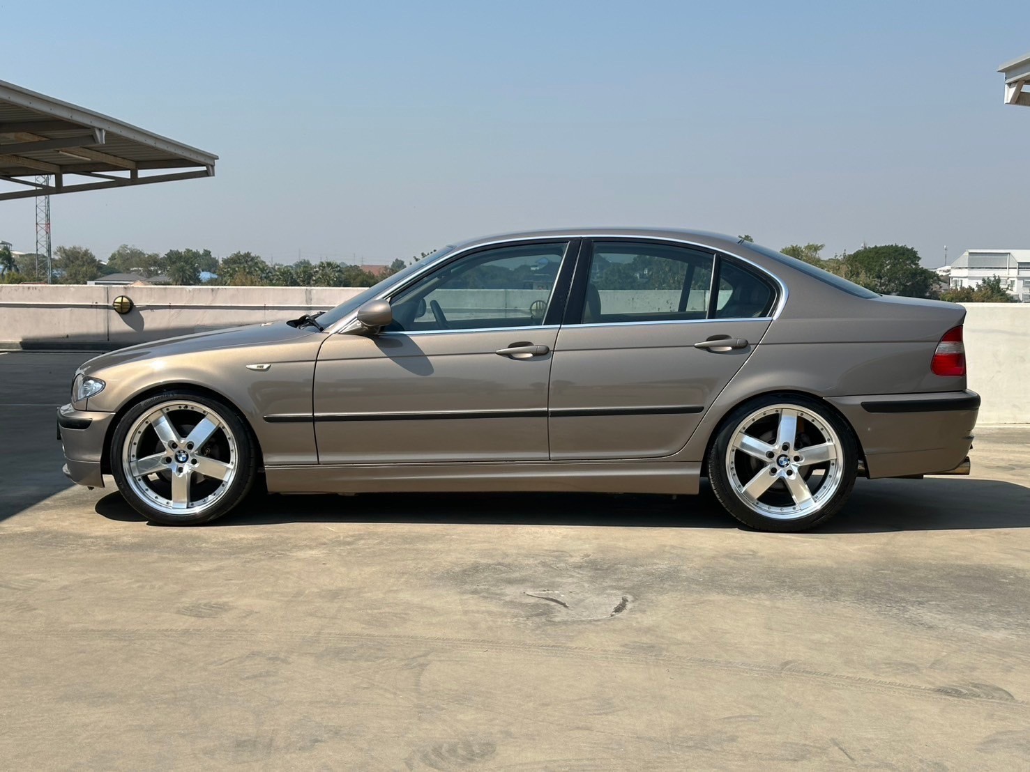 2003 BMW 3 Series E46 323i สีน้ำตาล