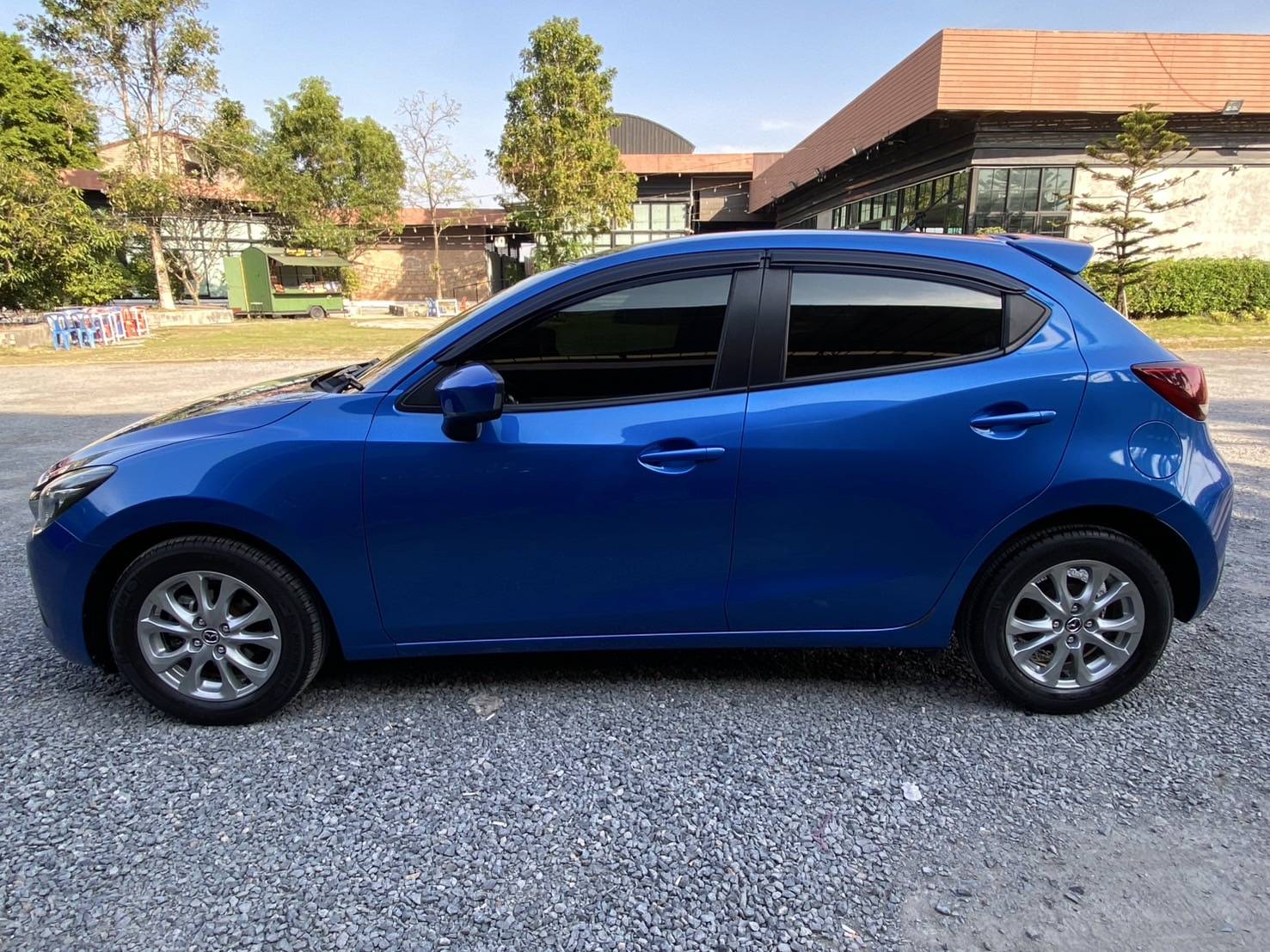 Mazda2 XD sedan 1.5 ดีเซล ไมลเเค่ 120,000 km เท่านั้น !!!! ปี2017