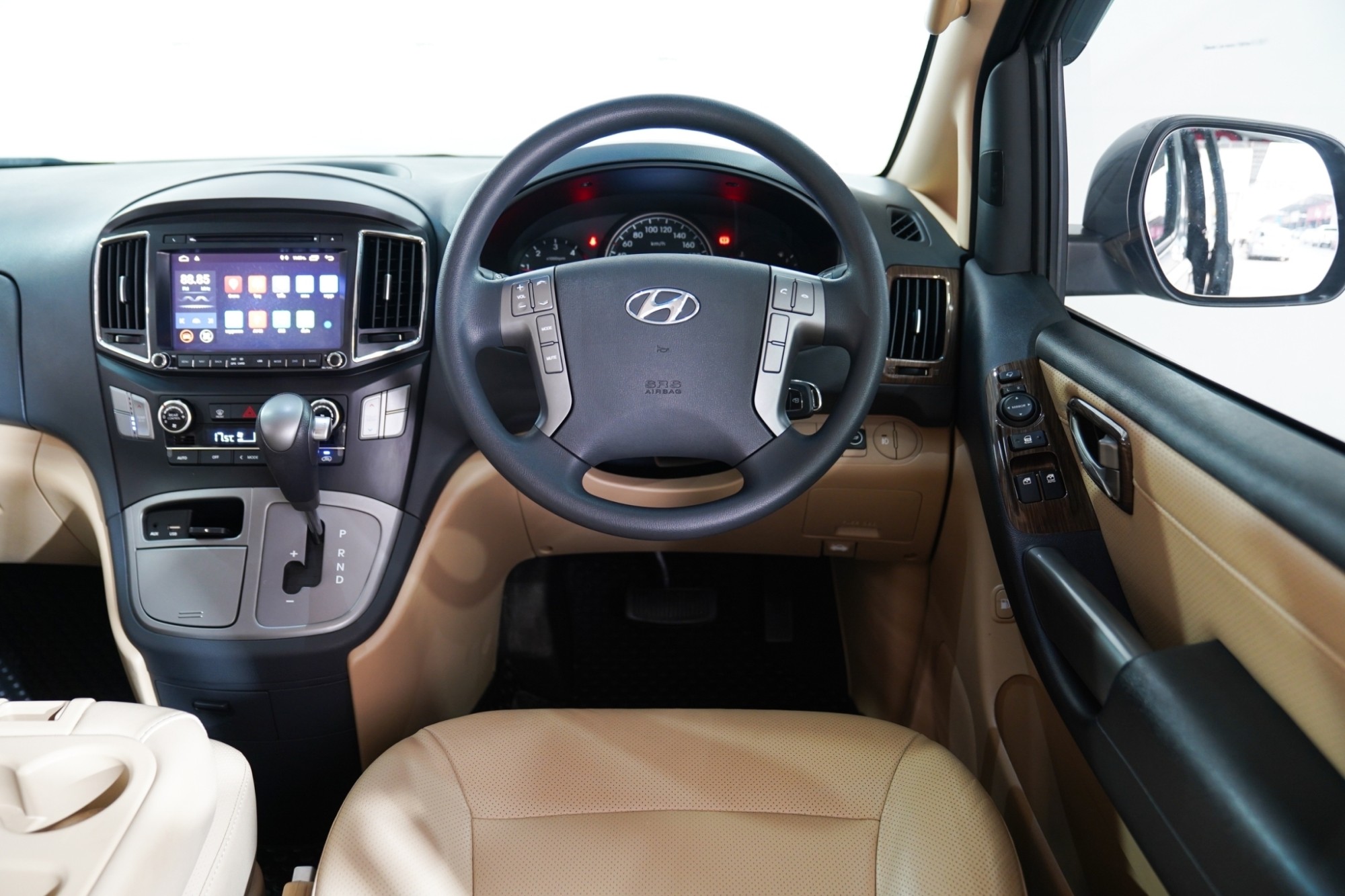 HYUNDAI #H1 2.5 Elite AT ปี2019 จดปี2020 สีเทา เลขไมล์ปัจจุบัน 75,xxx กม. เครื่องยนต์ ดีเซล