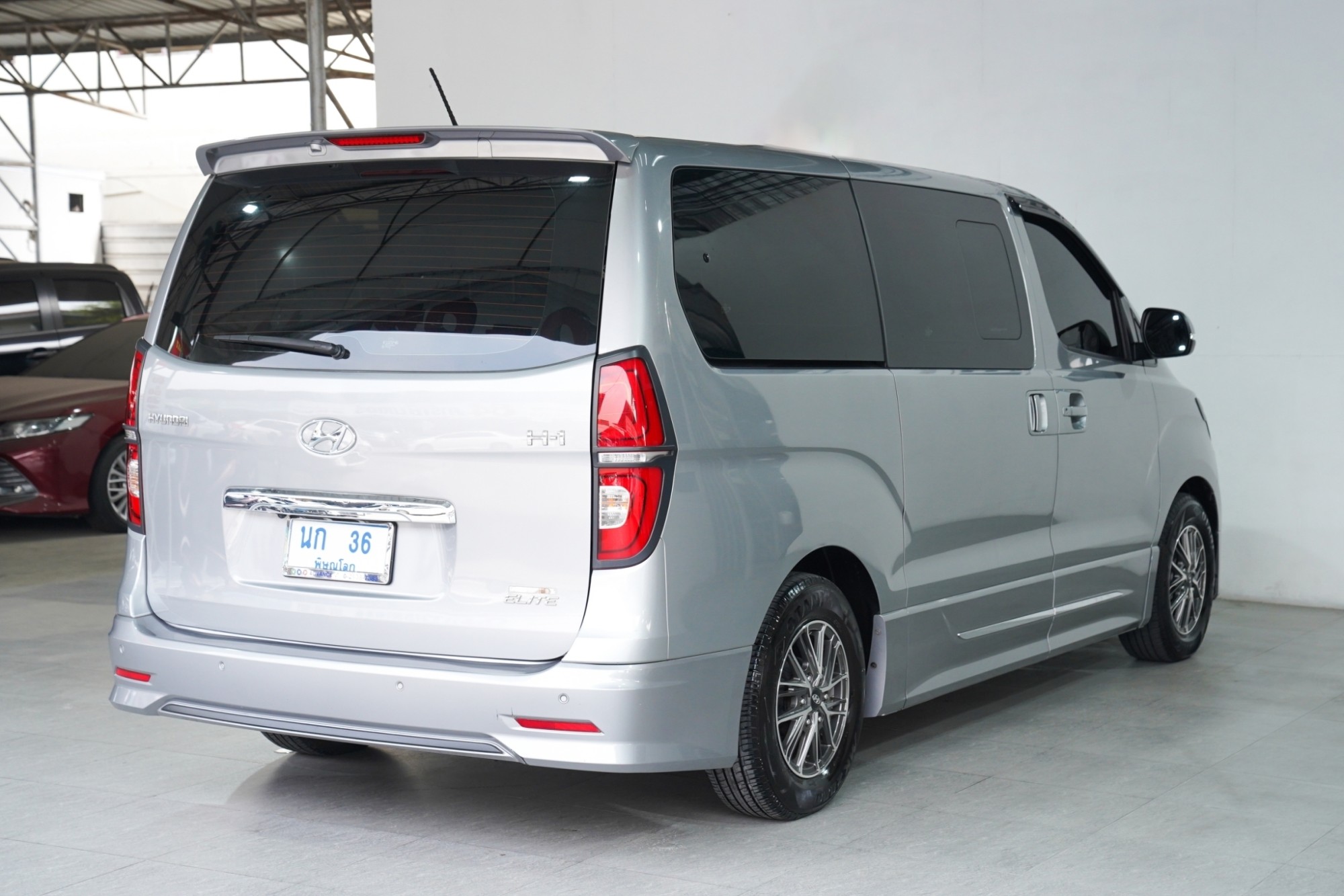 HYUNDAI #H1 2.5 Elite AT ปี2019 จดปี2020 สีเทา เลขไมล์ปัจจุบัน 75,xxx กม. เครื่องยนต์ ดีเซล