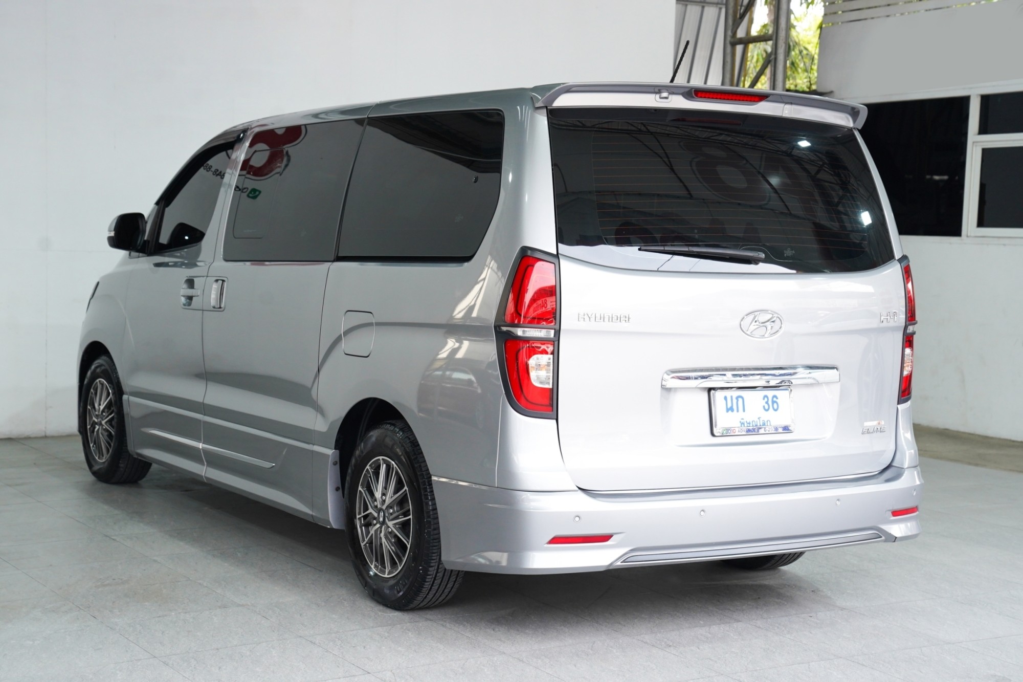 HYUNDAI #H1 2.5 Elite AT ปี2019 จดปี2020 สีเทา เลขไมล์ปัจจุบัน 75,xxx กม. เครื่องยนต์ ดีเซล